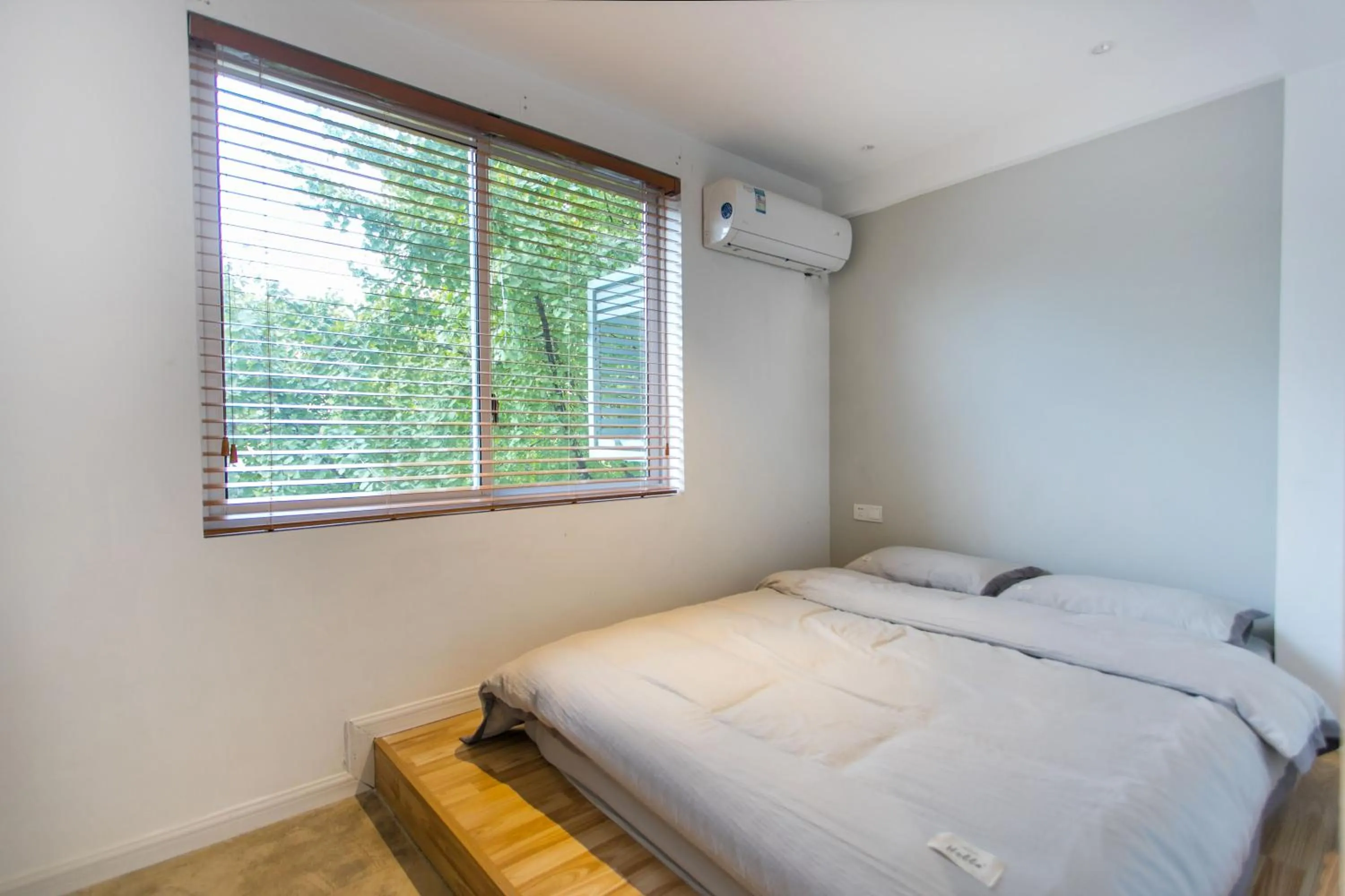 Photo of the whole room, Bed in Suzhou Blue Gate Youth Hostel