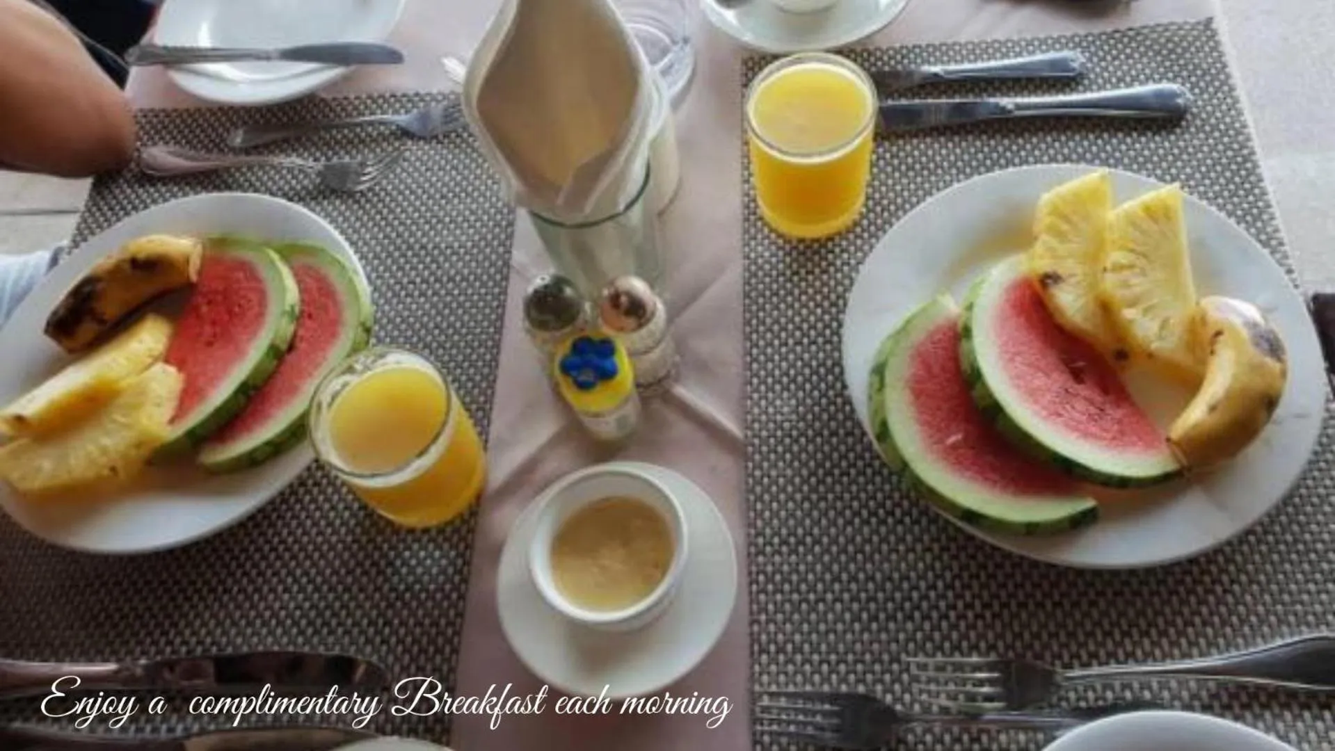 Food and drinks in Menai Bay Beach Bungalows