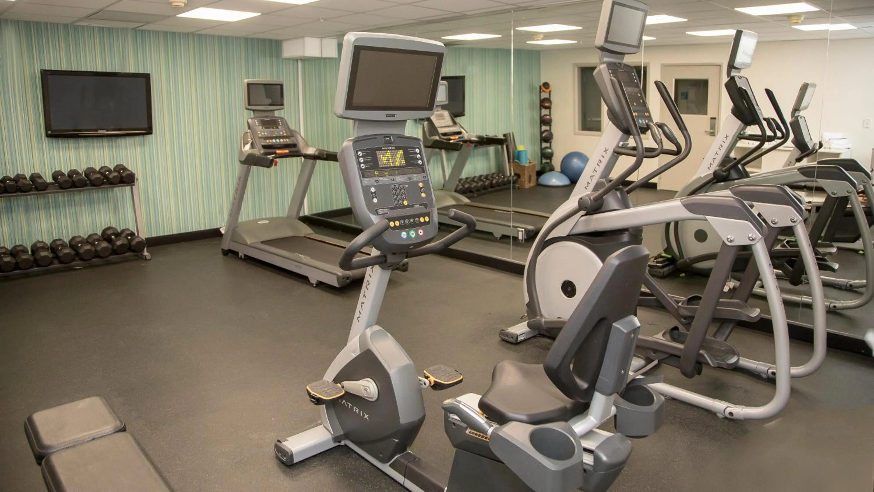 Fitness centre/facilities in Holiday Inn Express & Suites Colorado Springs North by IHG