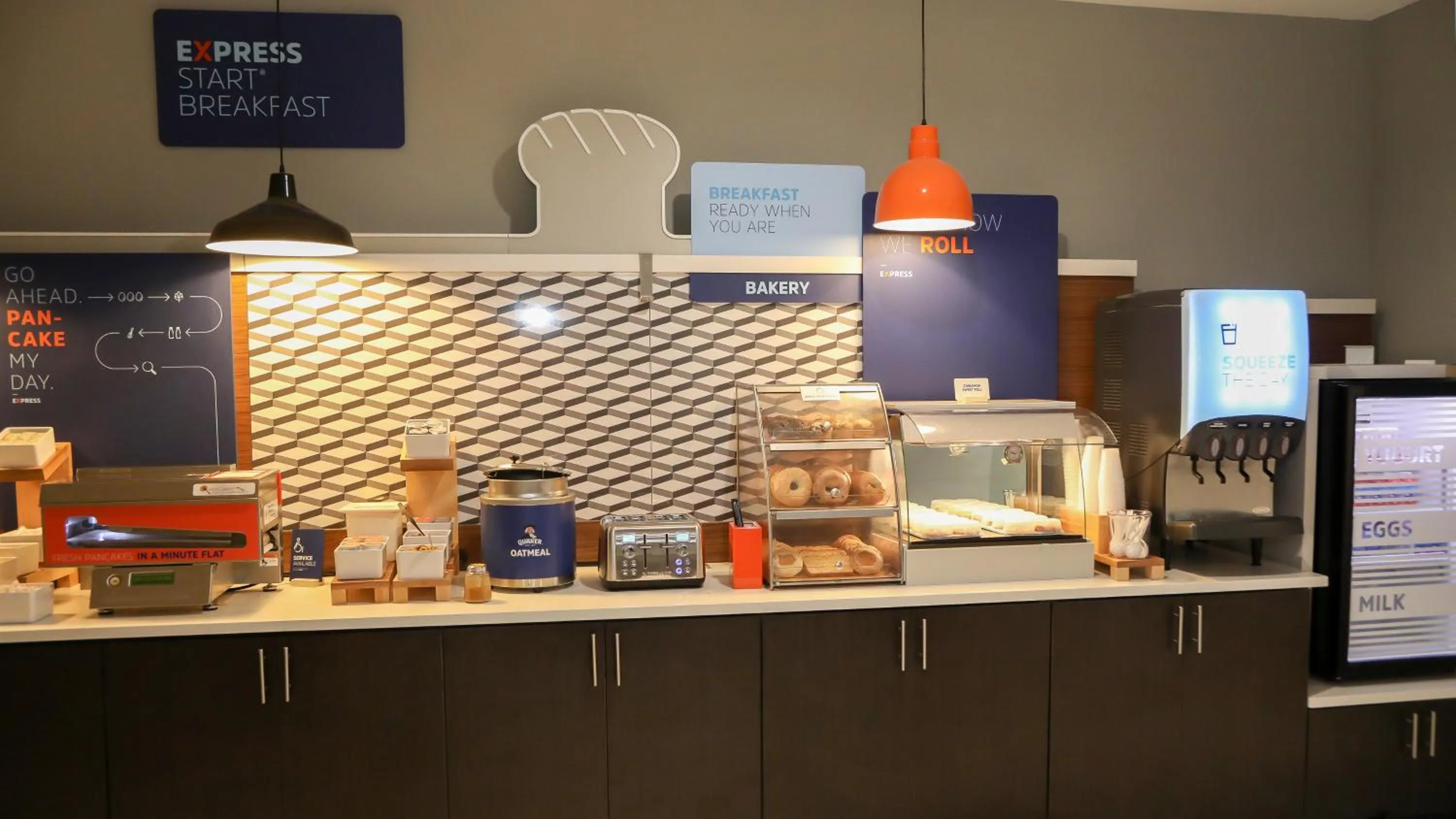 Breakfast in Holiday Inn Express & Suites Colorado Springs North by IHG