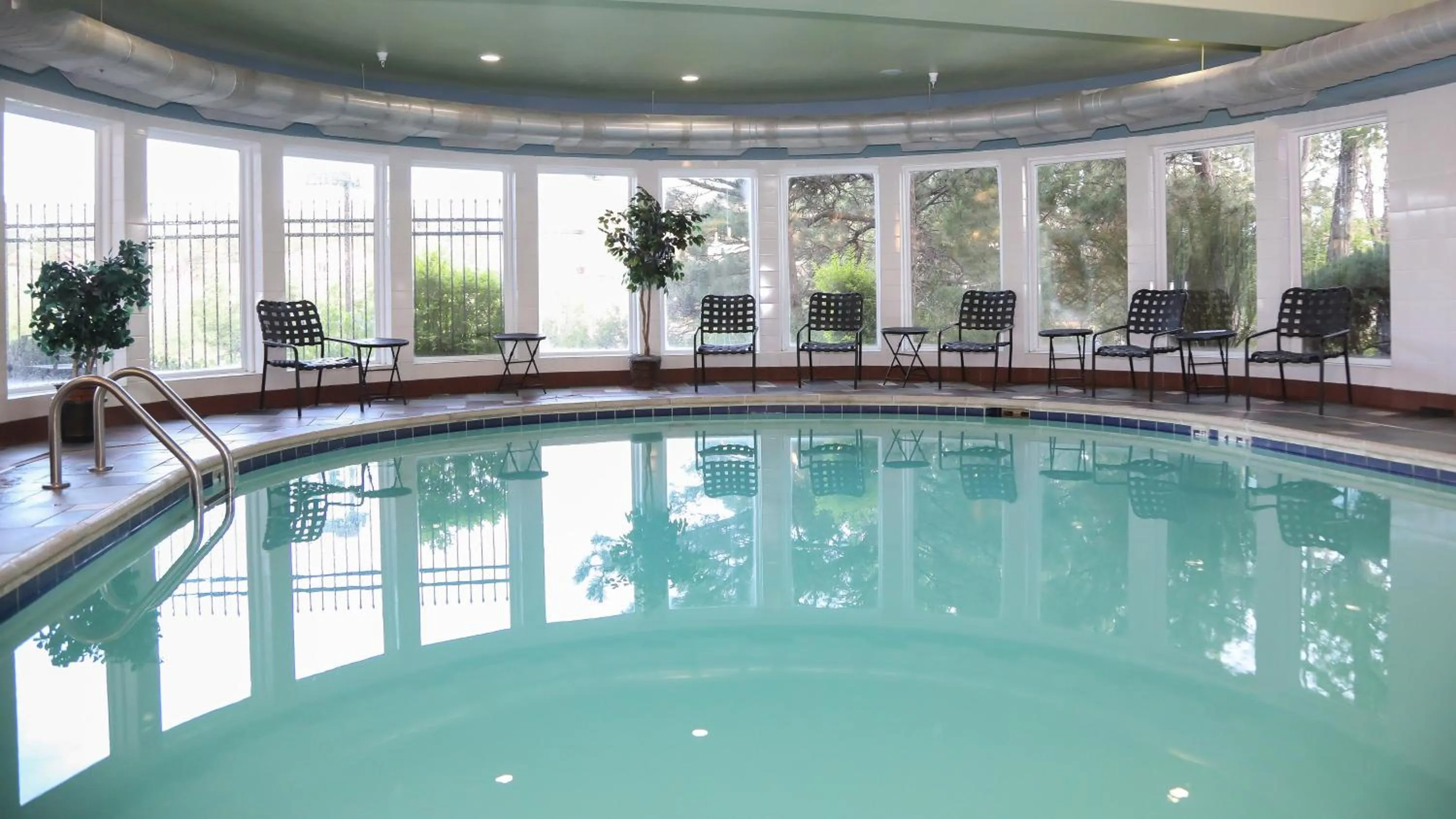 Swimming pool in Holiday Inn Express & Suites Colorado Springs North by IHG