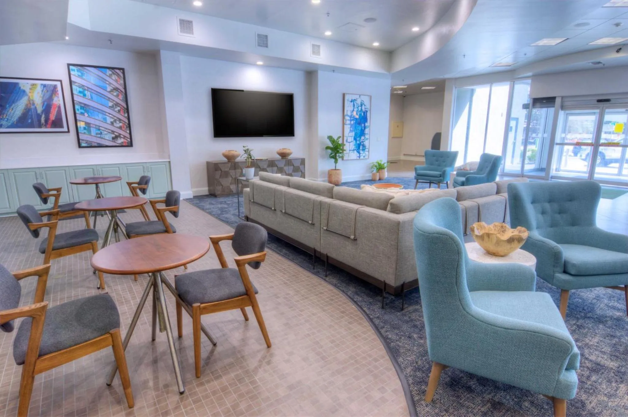 Property building in Holiday Inn Gainesville-University Center by IHG