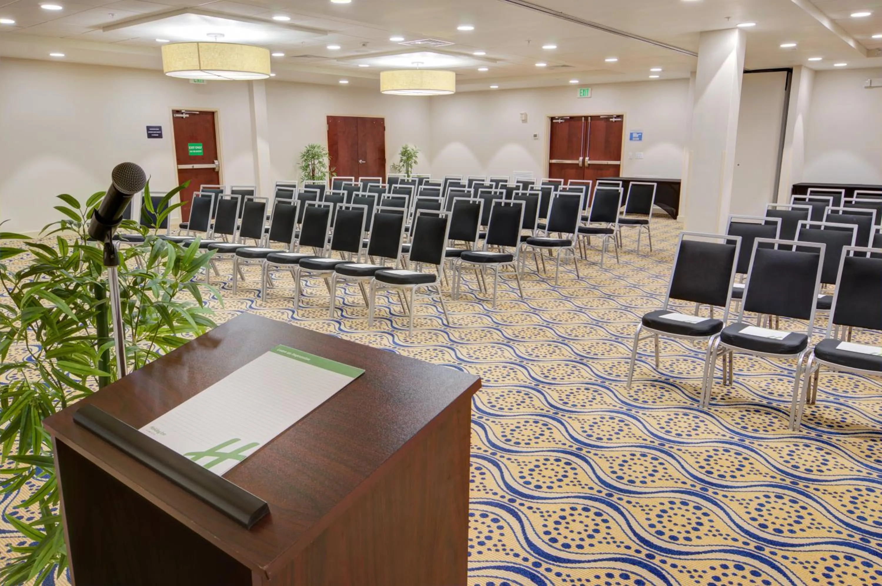Meeting/conference room in Holiday Inn Gainesville-University Center by IHG