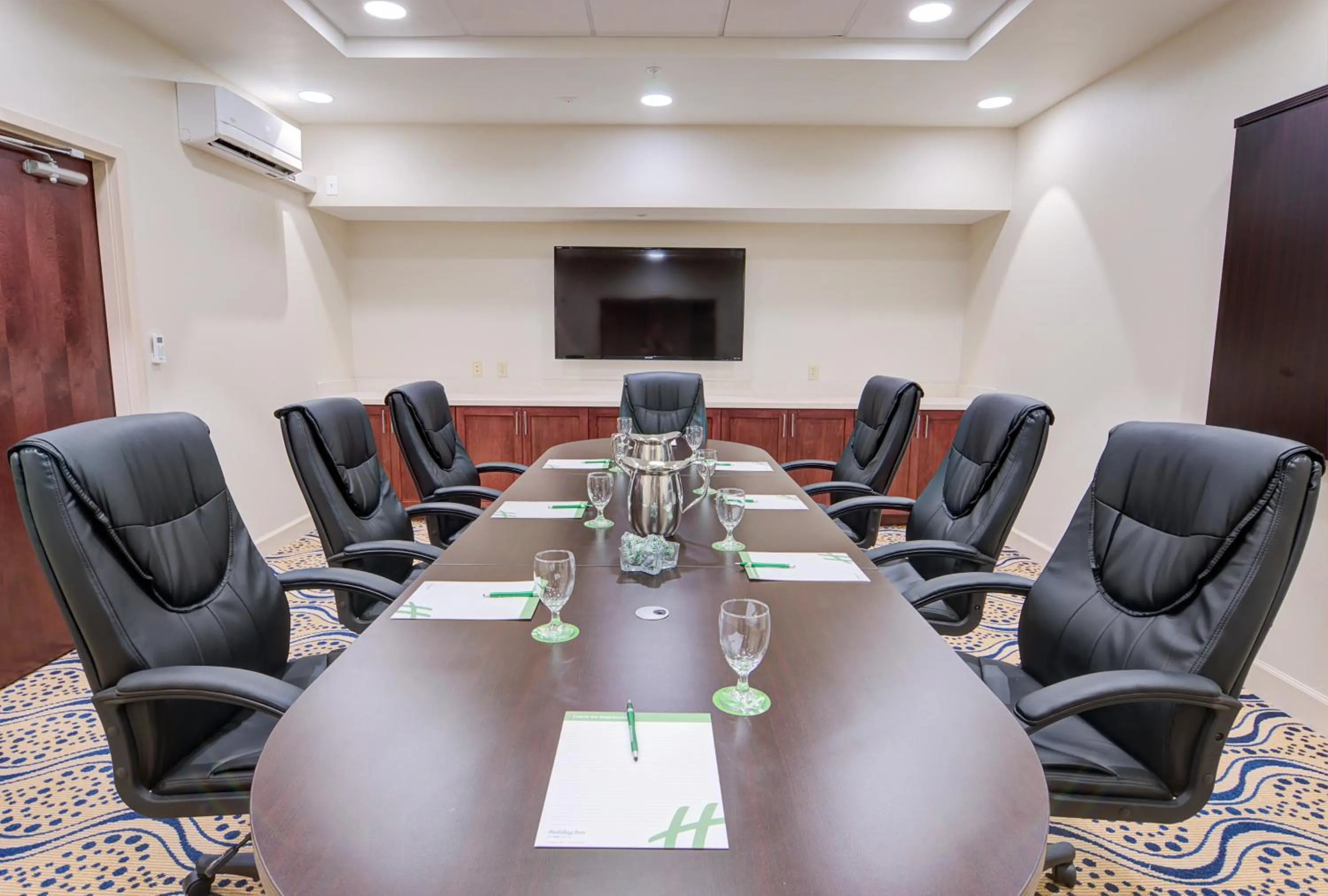 Meeting/conference room in Holiday Inn Gainesville-University Center by IHG