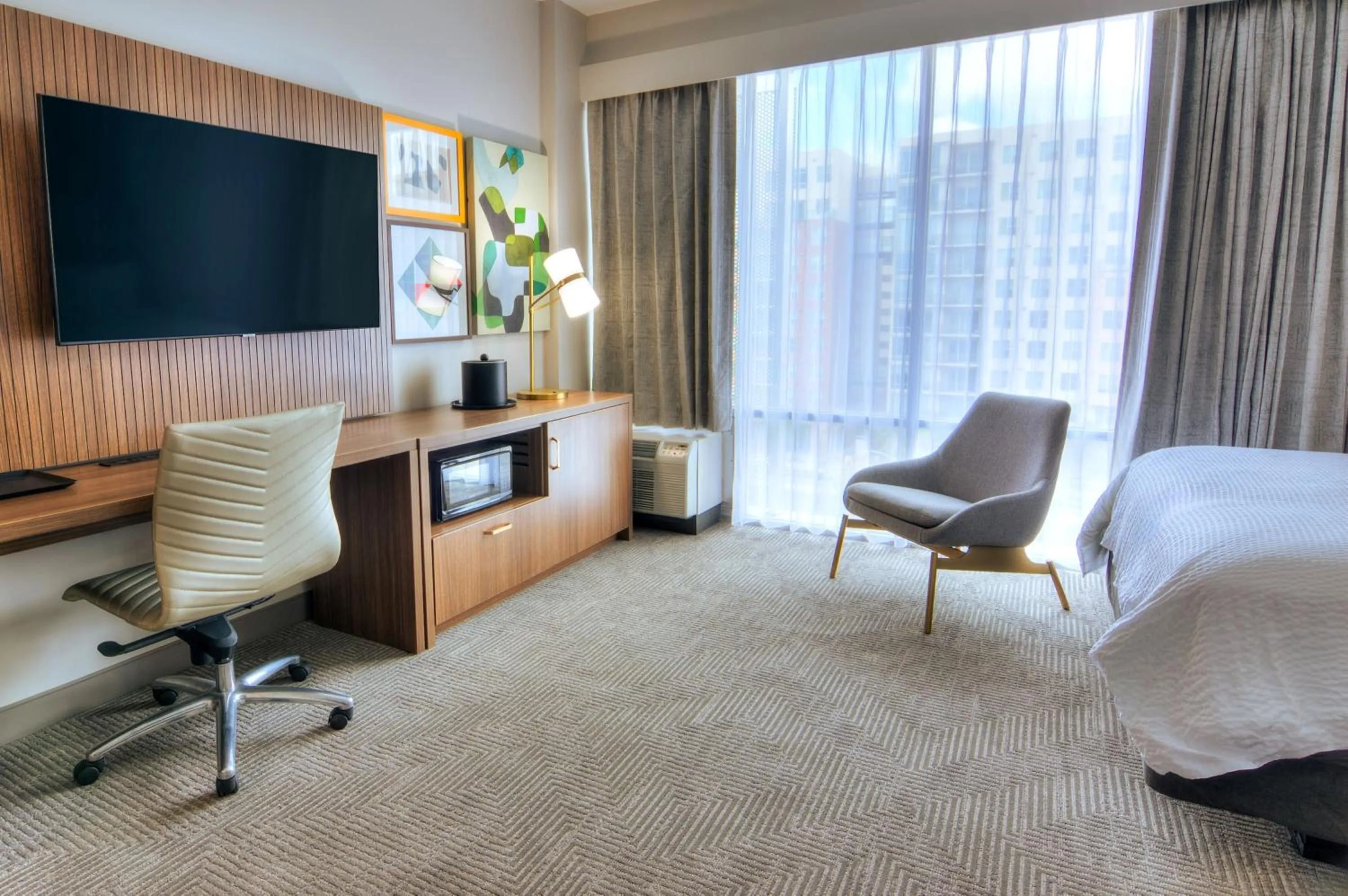 Photo of the whole room, Bed in Holiday Inn Gainesville-University Center by IHG