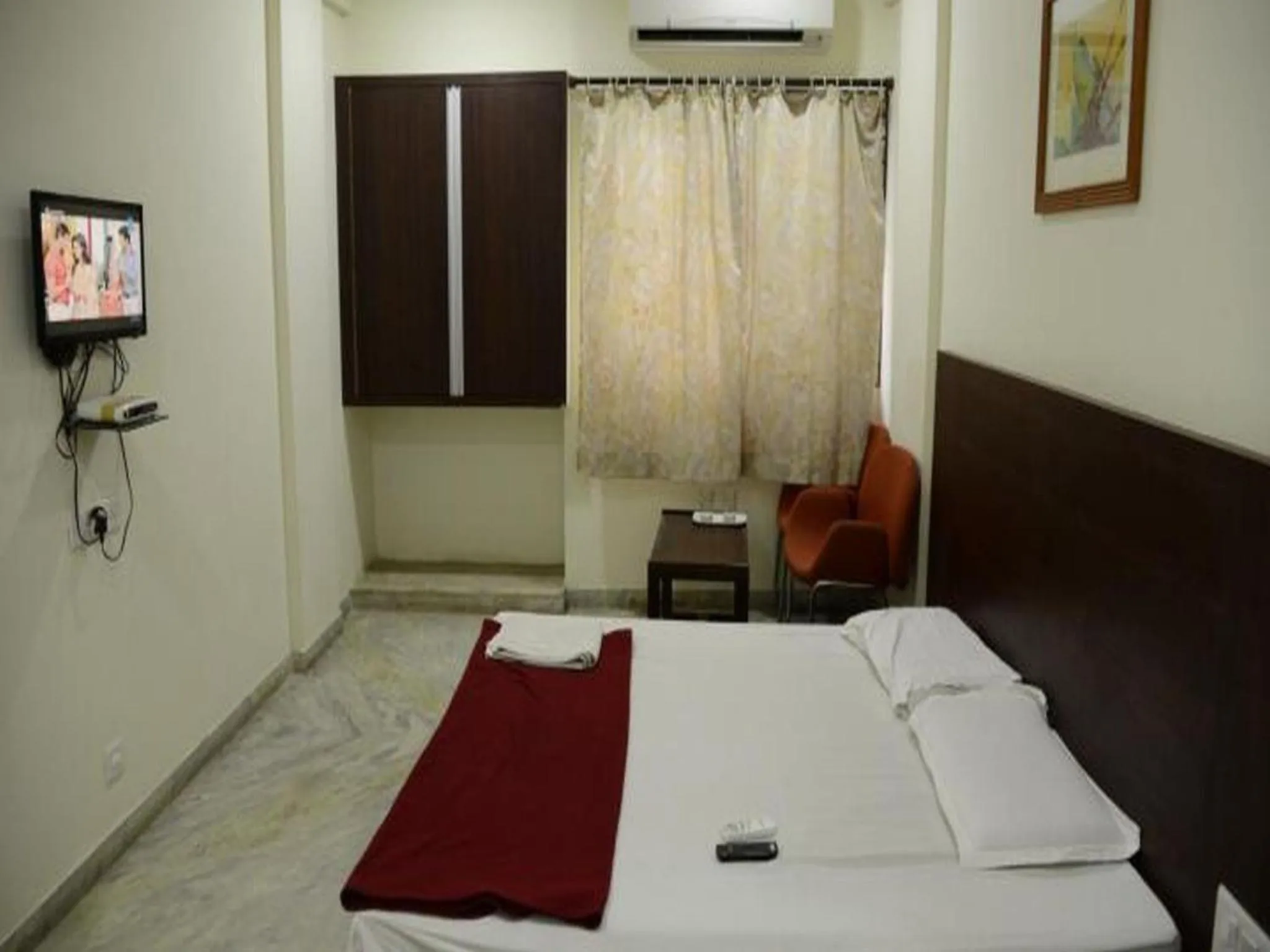 Bed in Hotel Rahi Inn