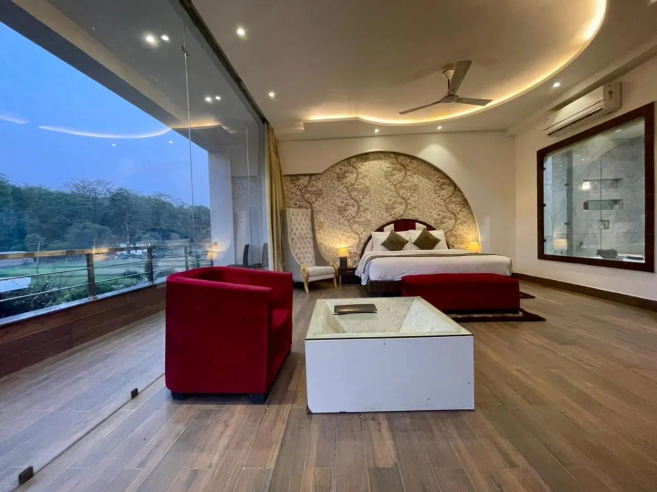 Living room, Bed in Winsome Resort & Spa Corbett