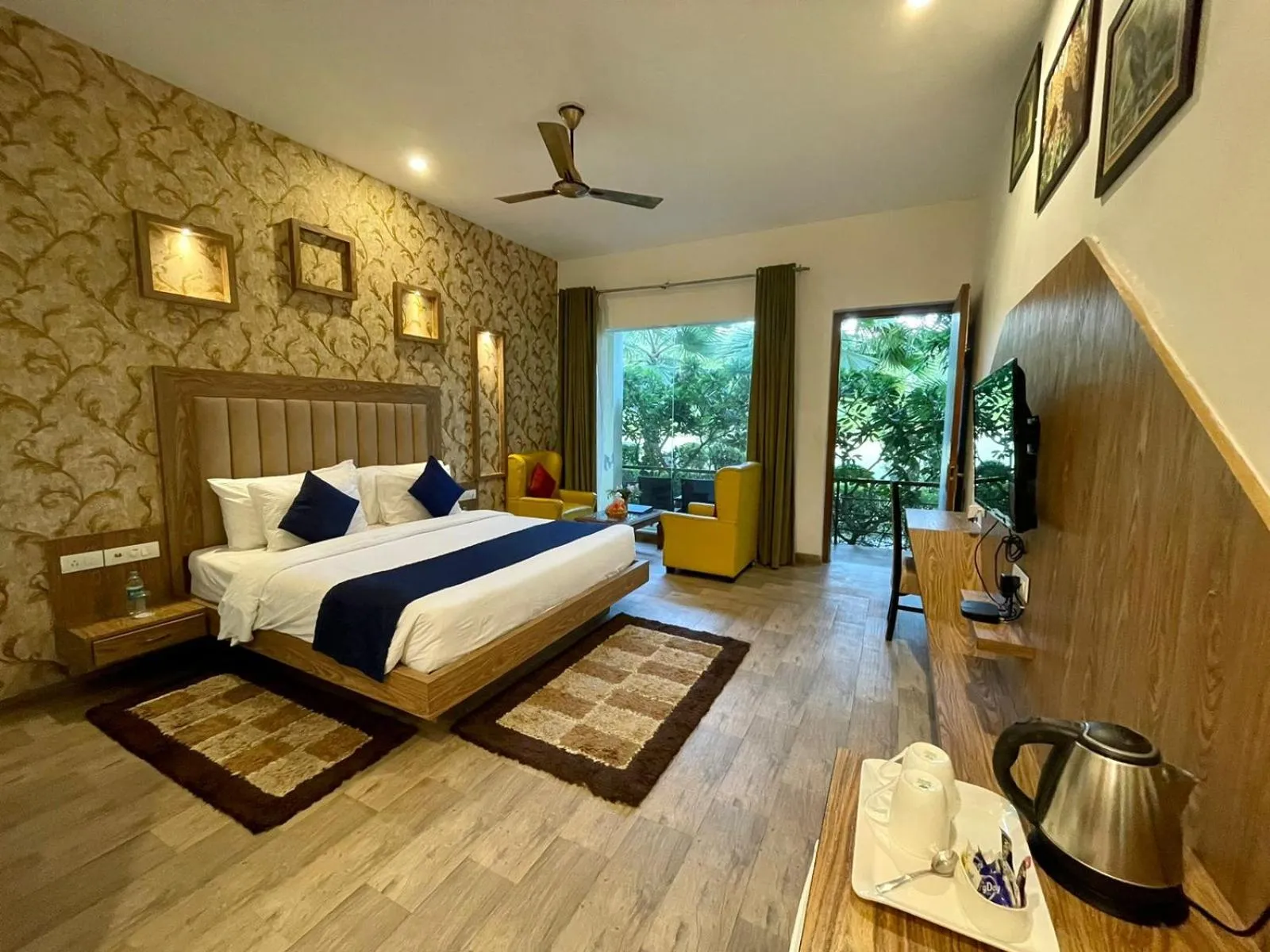 Coffee/tea facilities, Bed in Winsome Resort & Spa Corbett