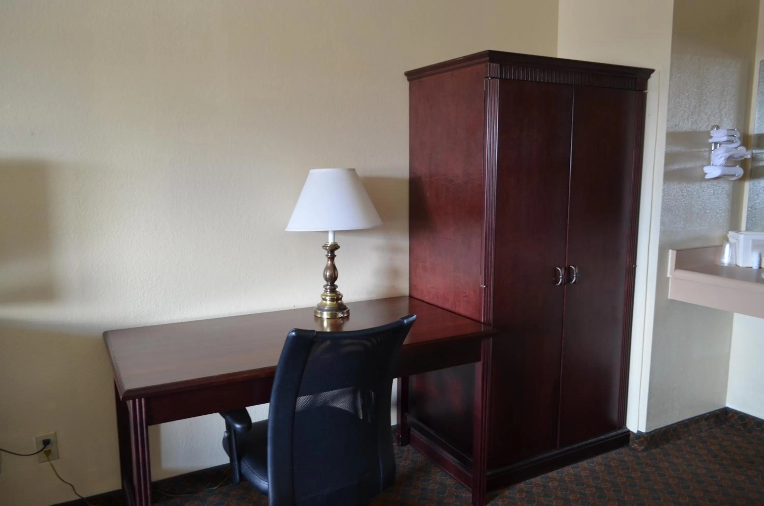 TV and multimedia, Bed in National 9 Inn Wellington