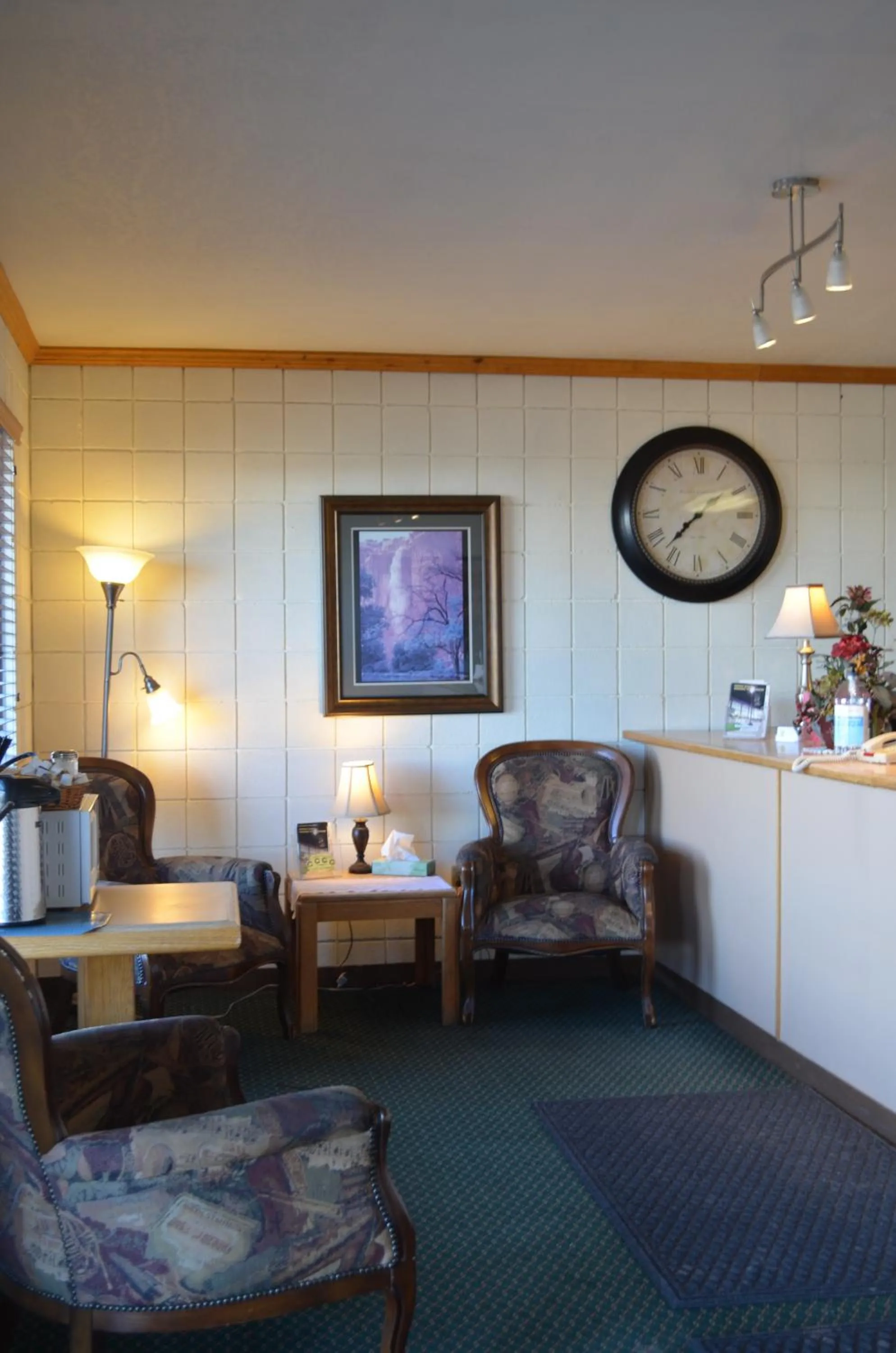 Lobby or reception in National 9 Inn Wellington