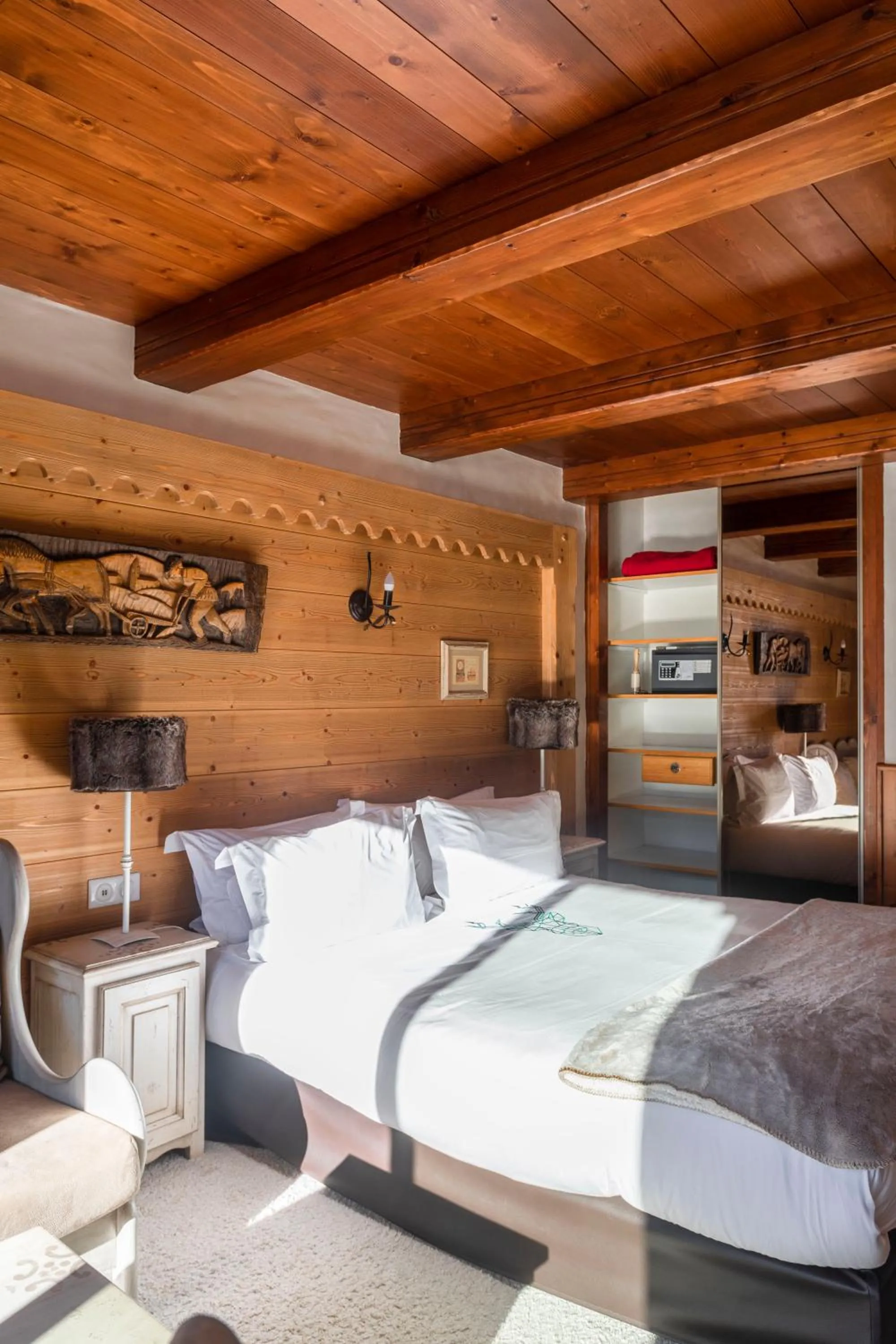 Bed in Hôtel les Campanules by Les Etincelles