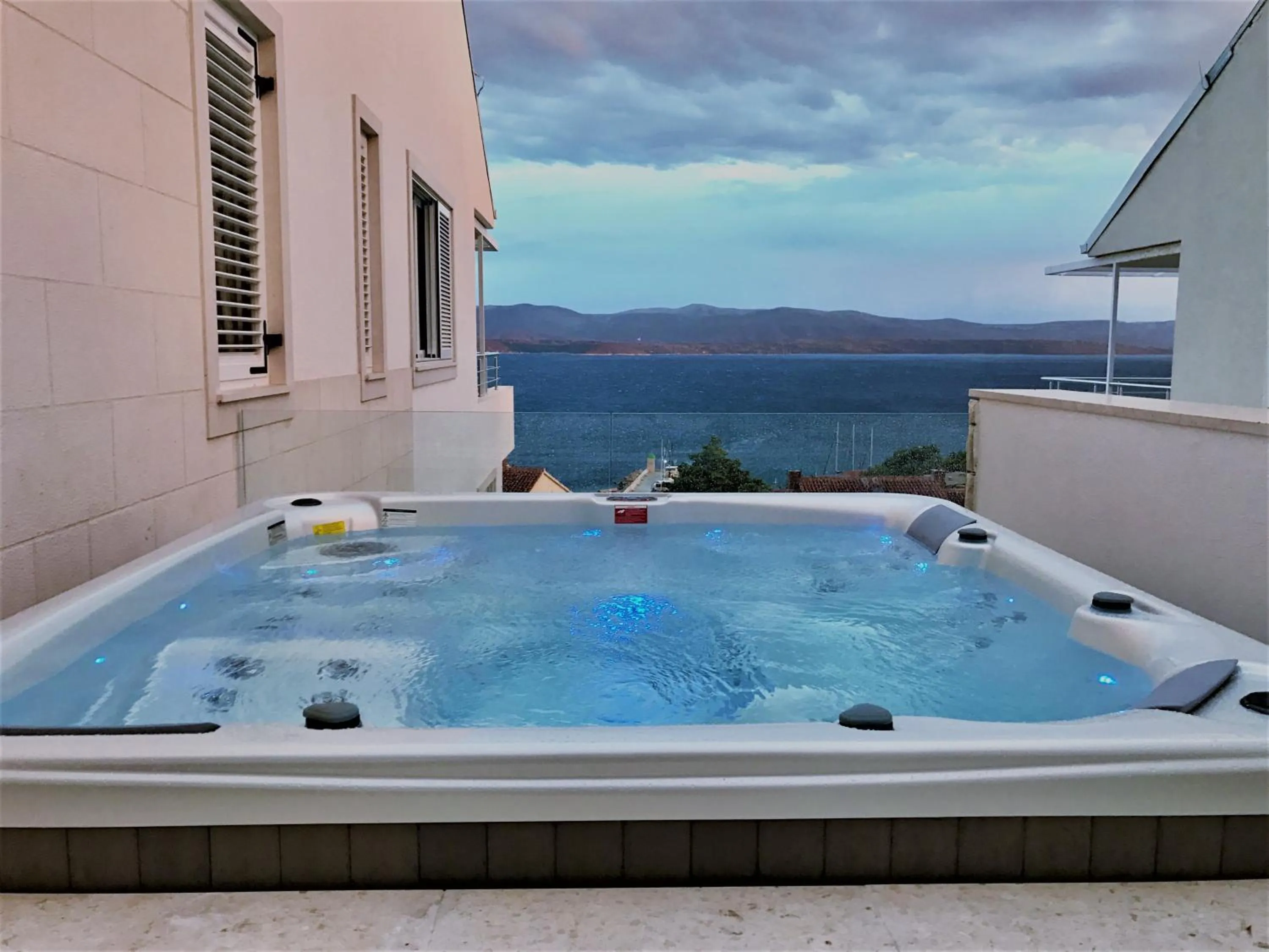 Hot Tub in Belado Residence Bol