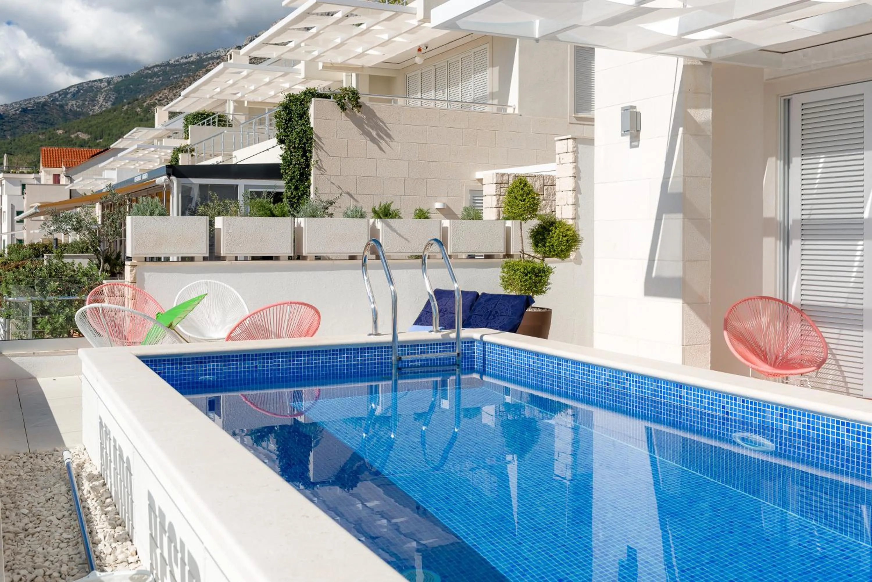 Swimming pool in Belado Residence Bol