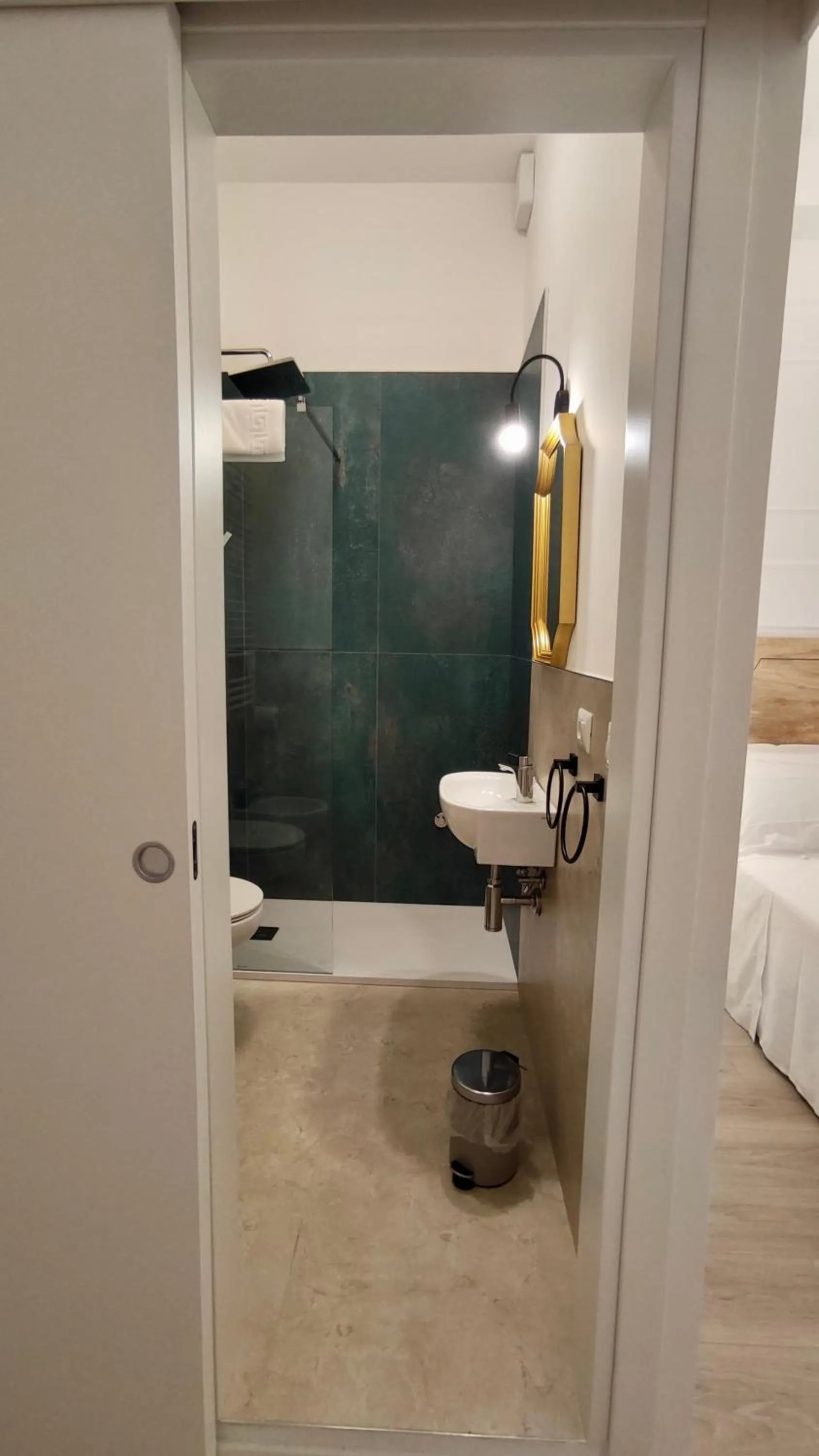 Shower in Il Re degli Scalzi