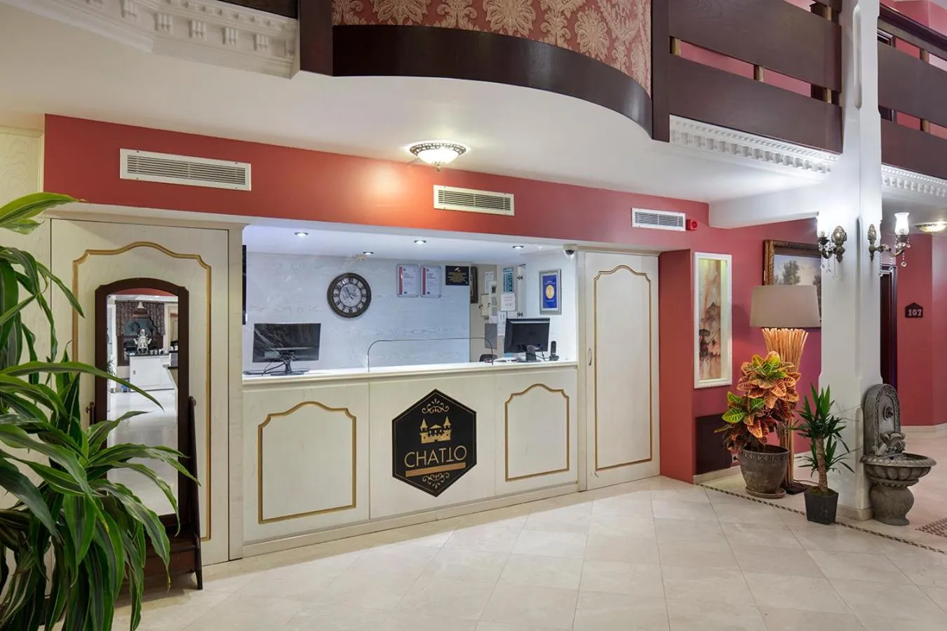 Lobby or reception in Chatto Hotel