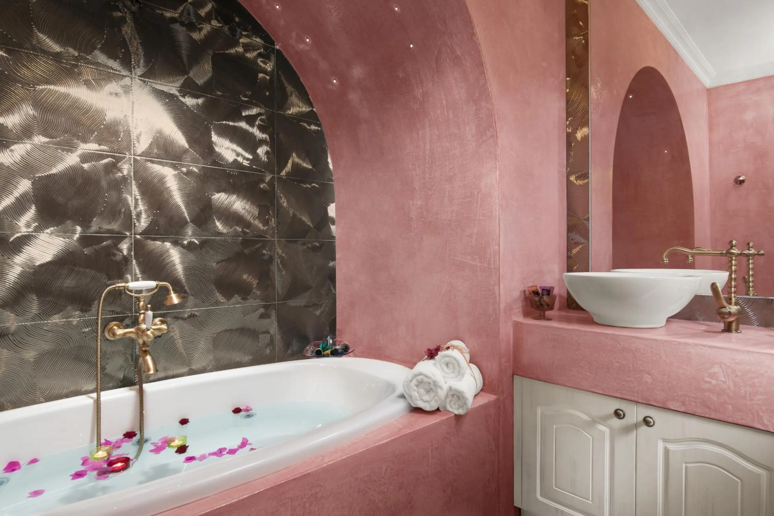 Bathroom in Cretan Renaissance