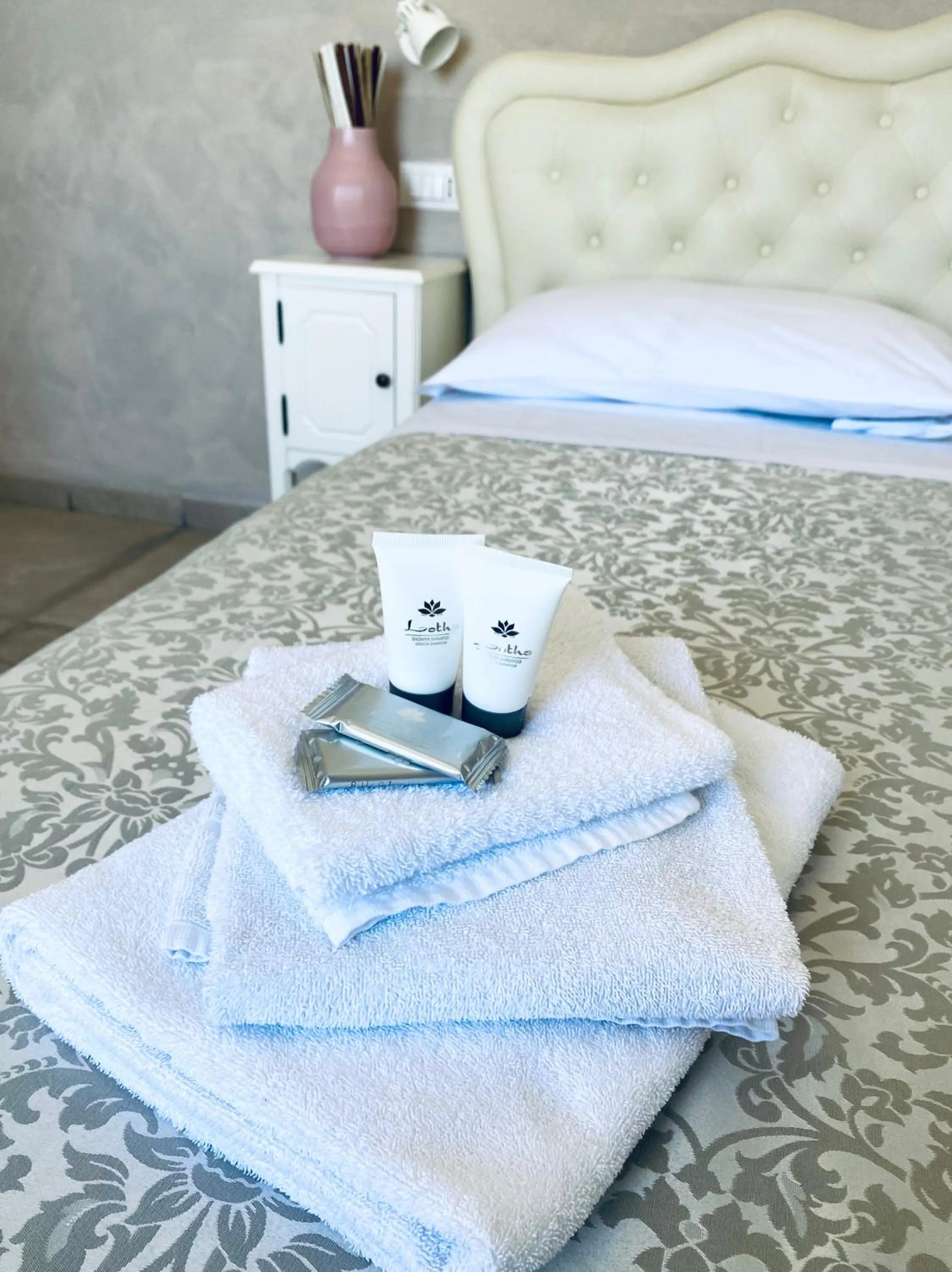 Bed in Domus Valadier B&B Guesthouse