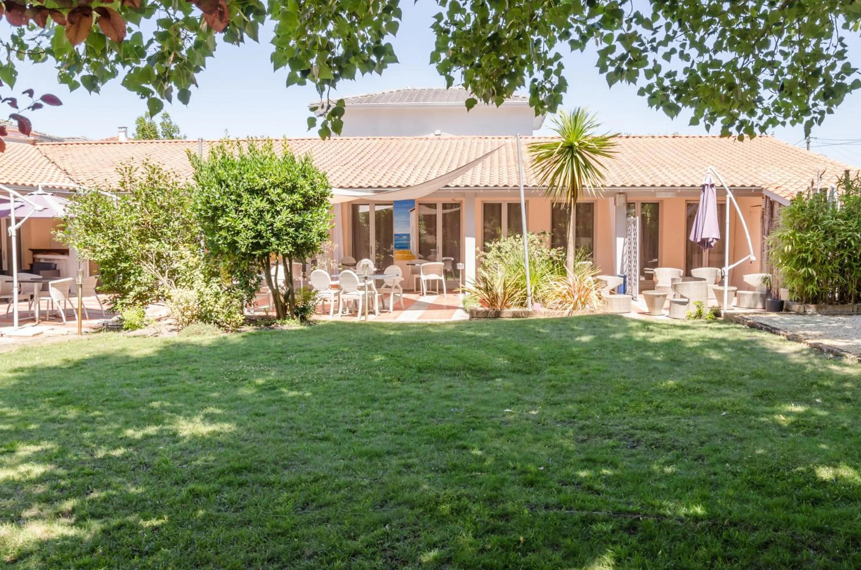 Day in LOGIS HOTELS - Hôtel et Restaurant L'Océana