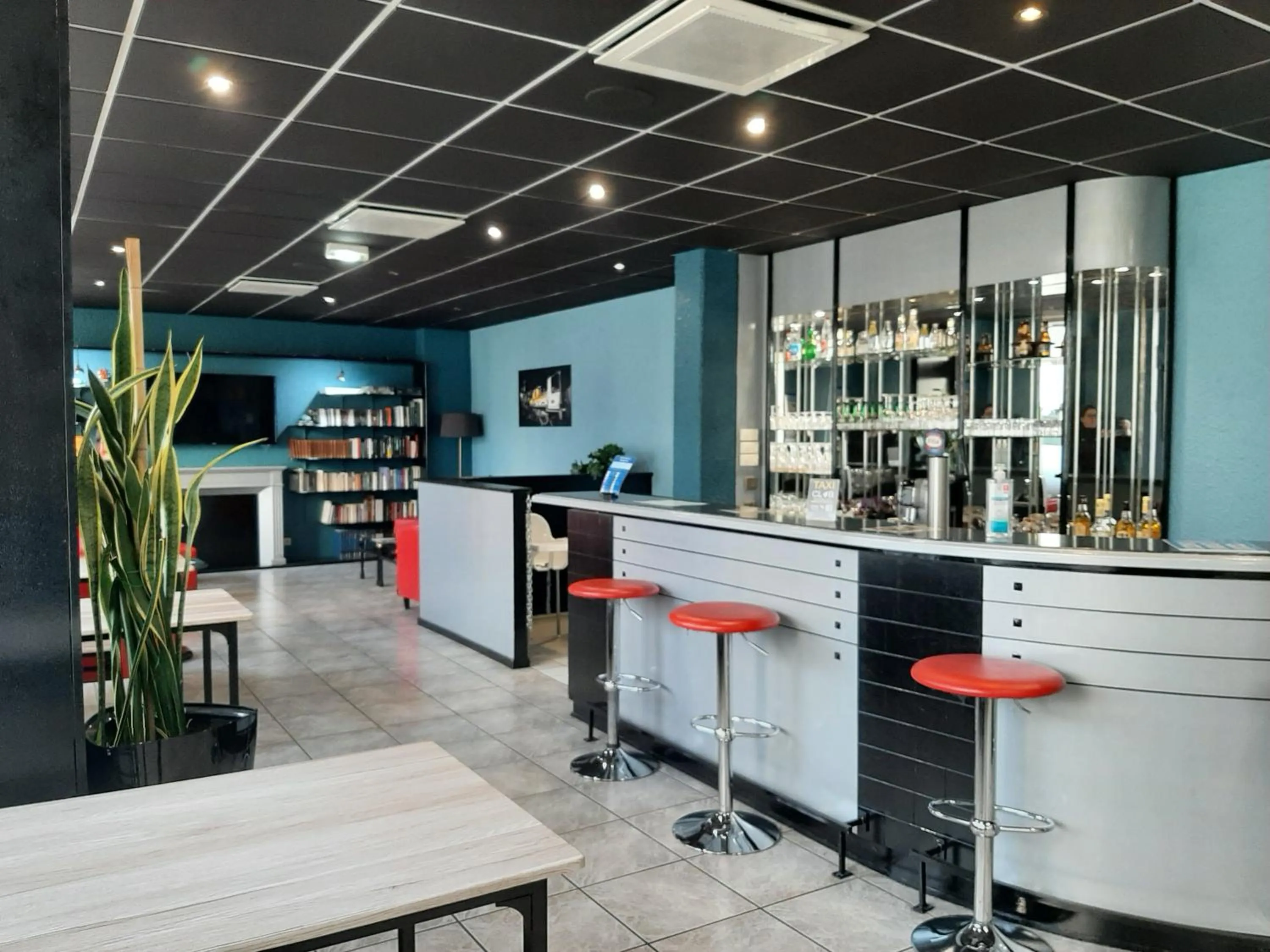 Lounge or bar in Brit Hotel Mulhouse Centre