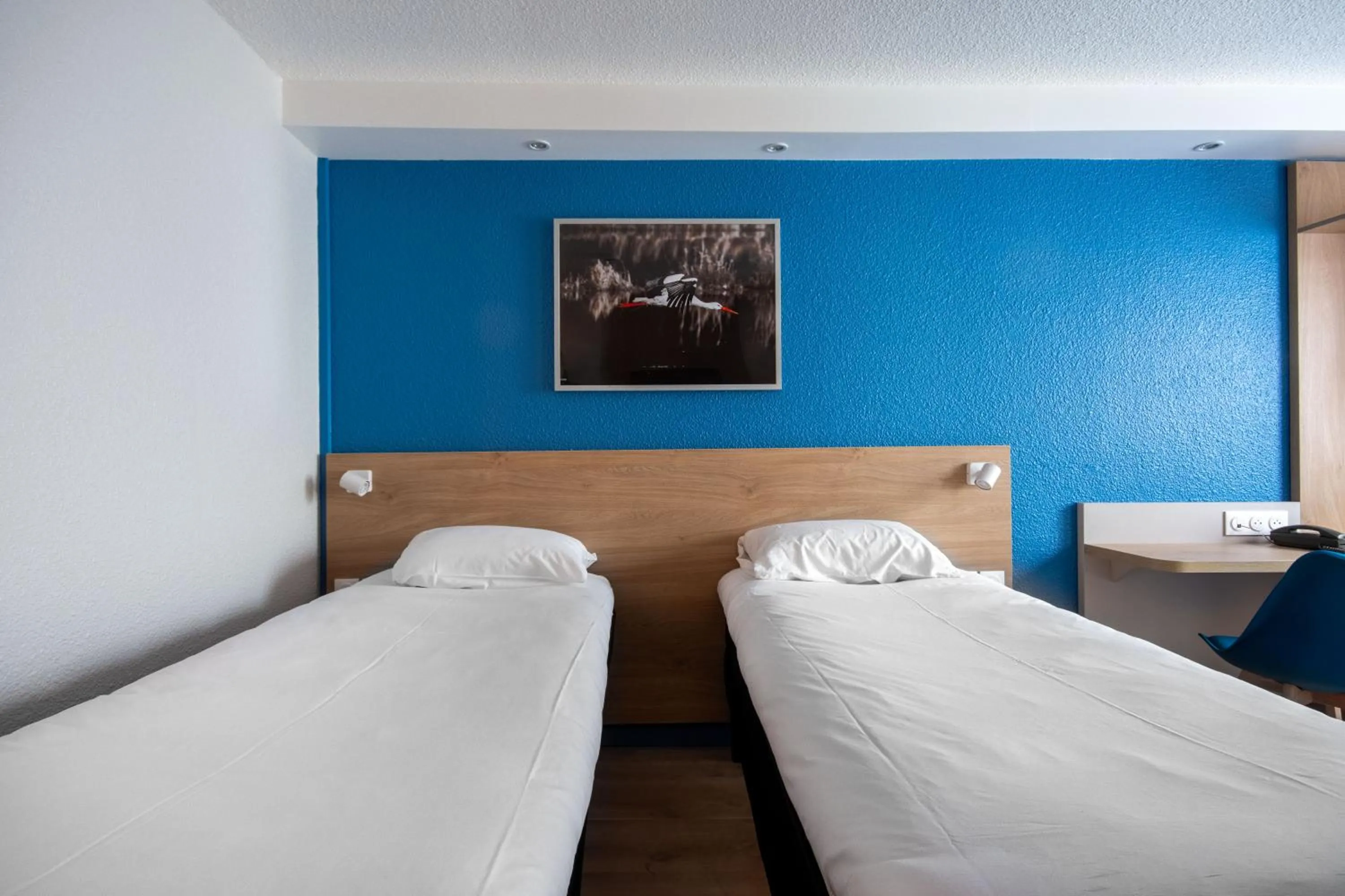 Property building, Bed in Brit Hotel Mulhouse Centre