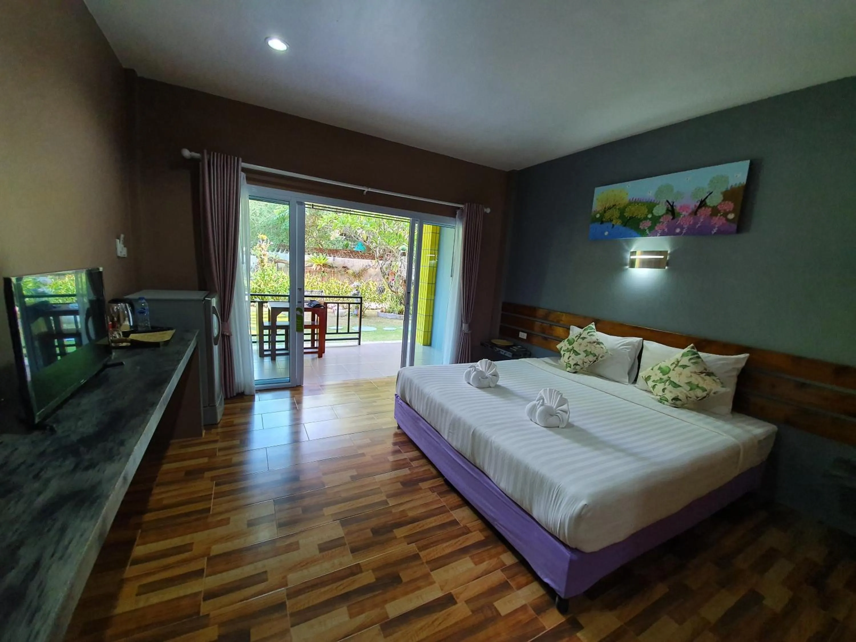 Bed in Greenery Resort Koh Tao