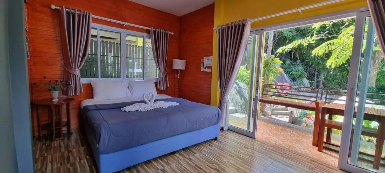 Bed in Greenery Resort Koh Tao