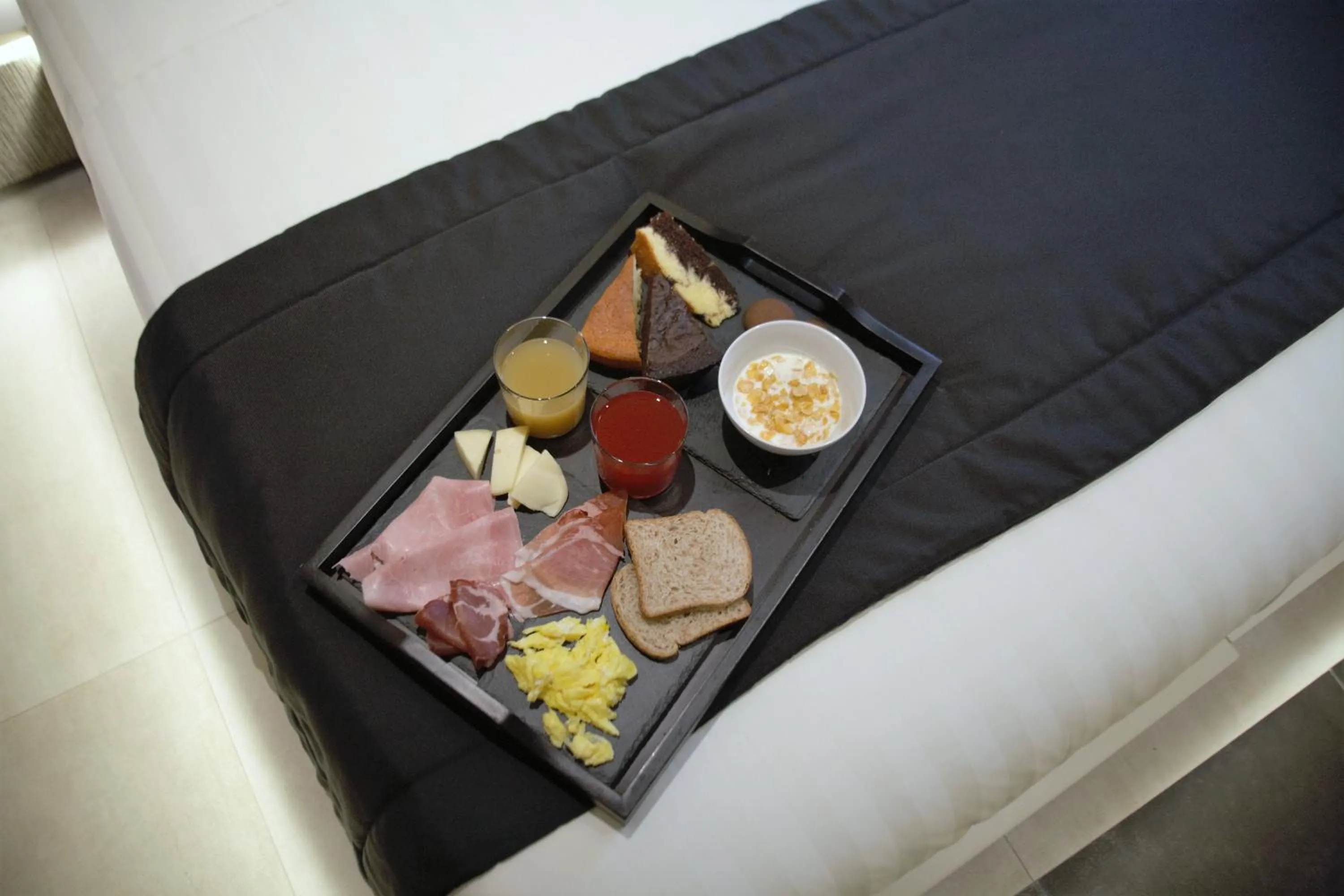 Breakfast in Via Veneto Prestige Rooms