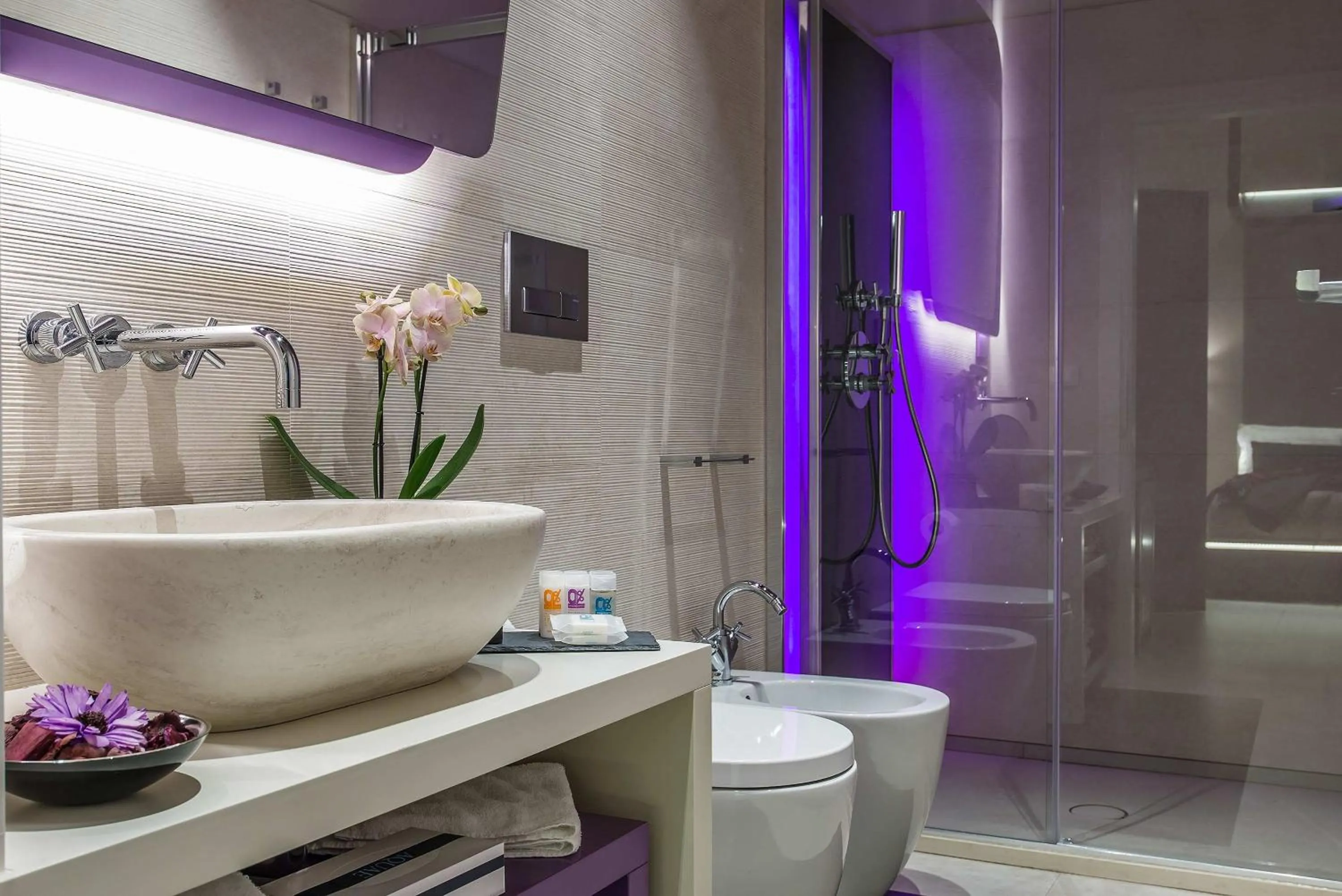 Shower in Via Veneto Prestige Rooms