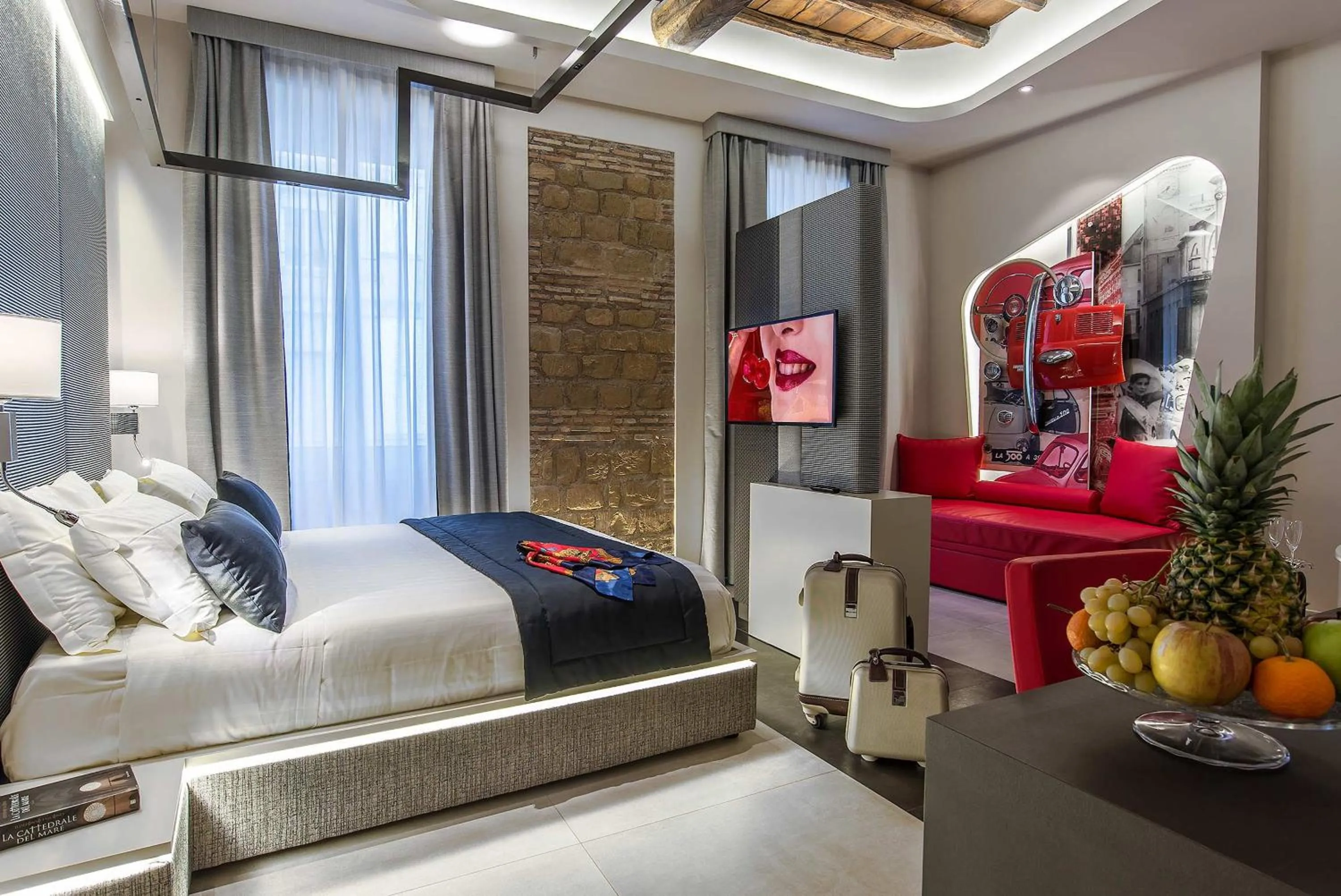 TV and multimedia, Bed in Via Veneto Prestige Rooms