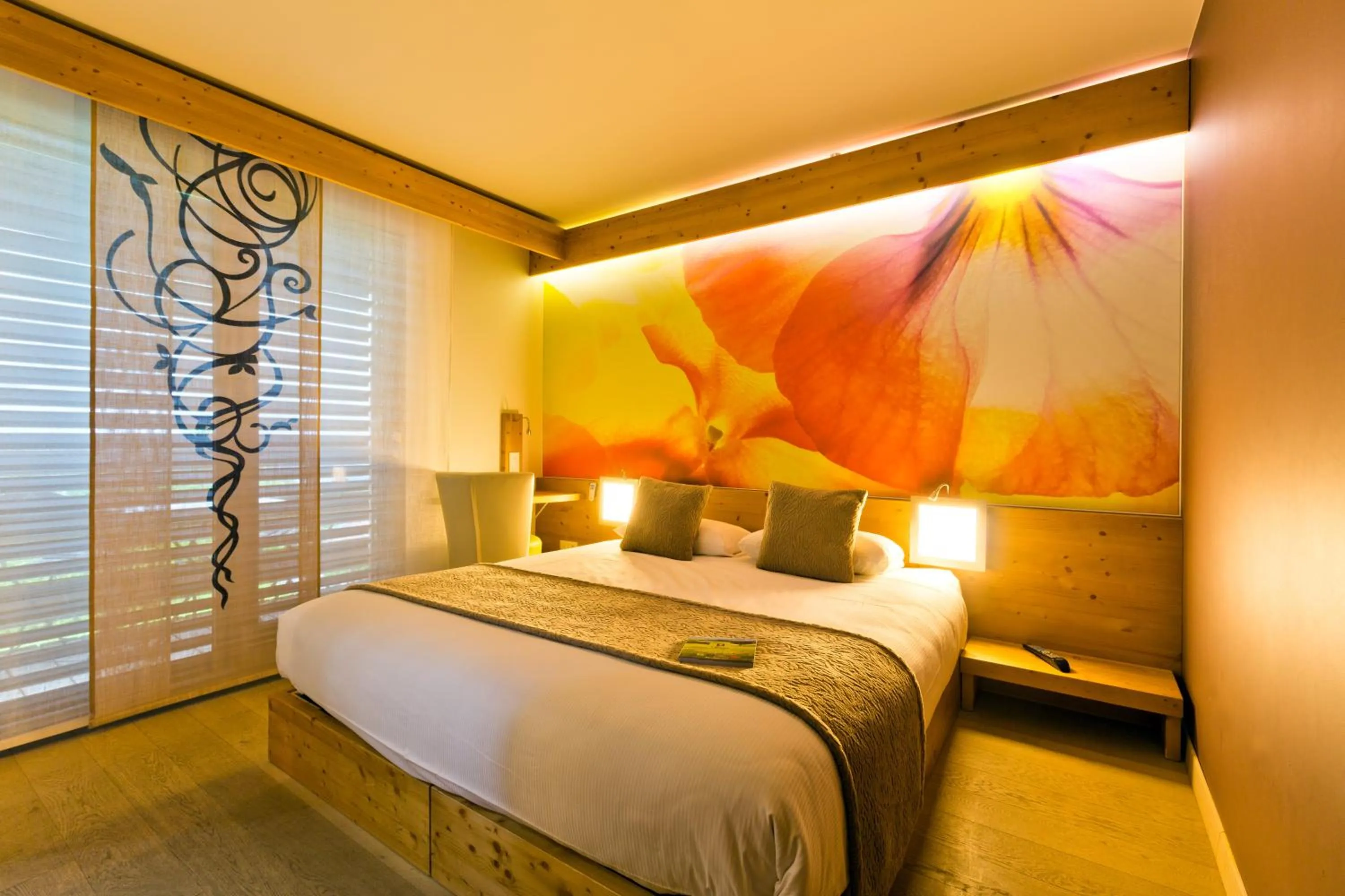 Bedroom, Bed in La Croix de Savoie & Spa