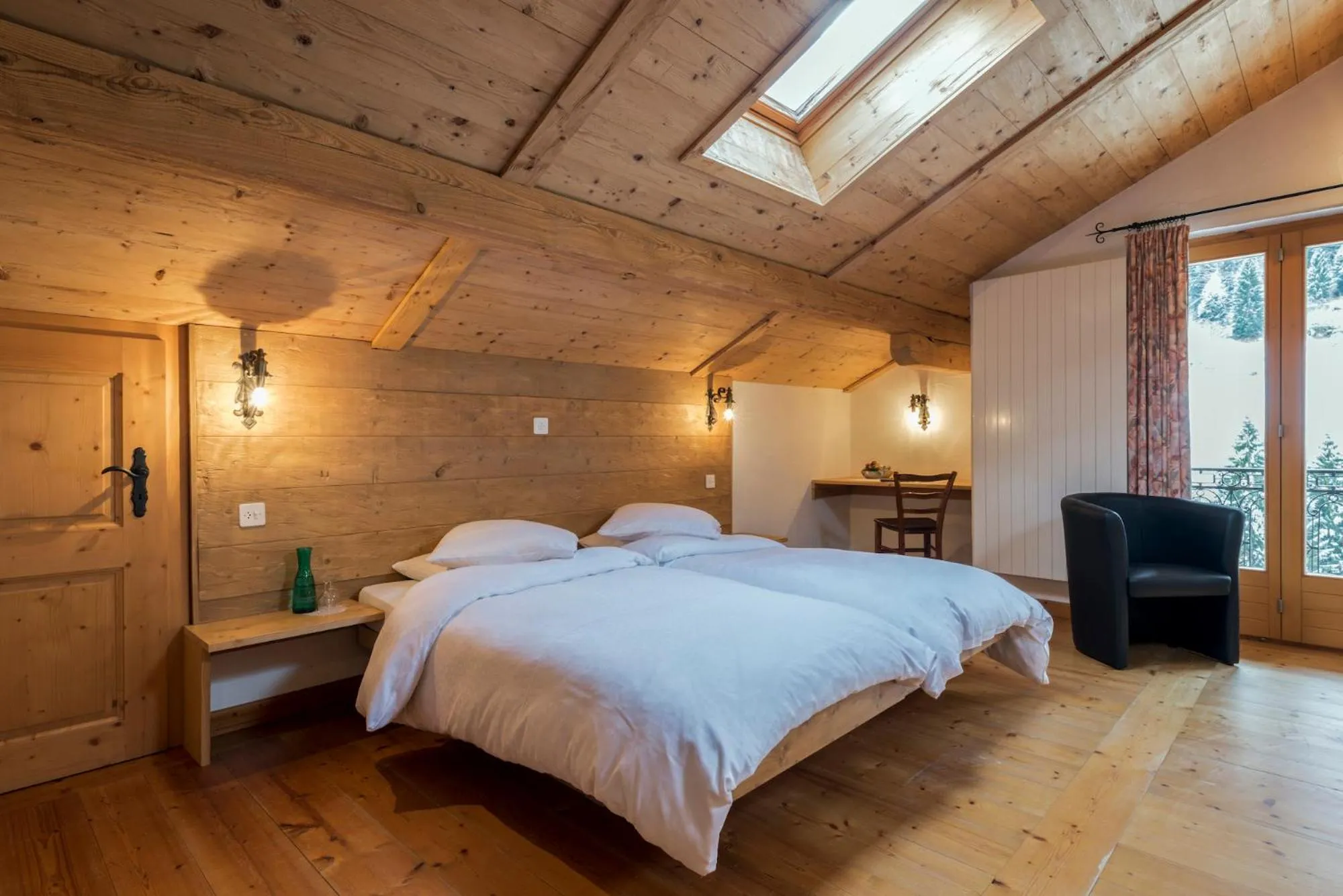 Bed in La Vallée Hôtel &Spa