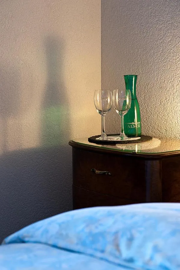 Drinks, Bed in La Vallée Hôtel &Spa