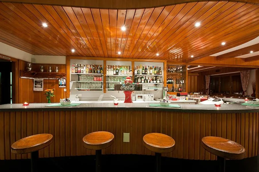 Lounge or bar in La Vallée Hôtel &Spa