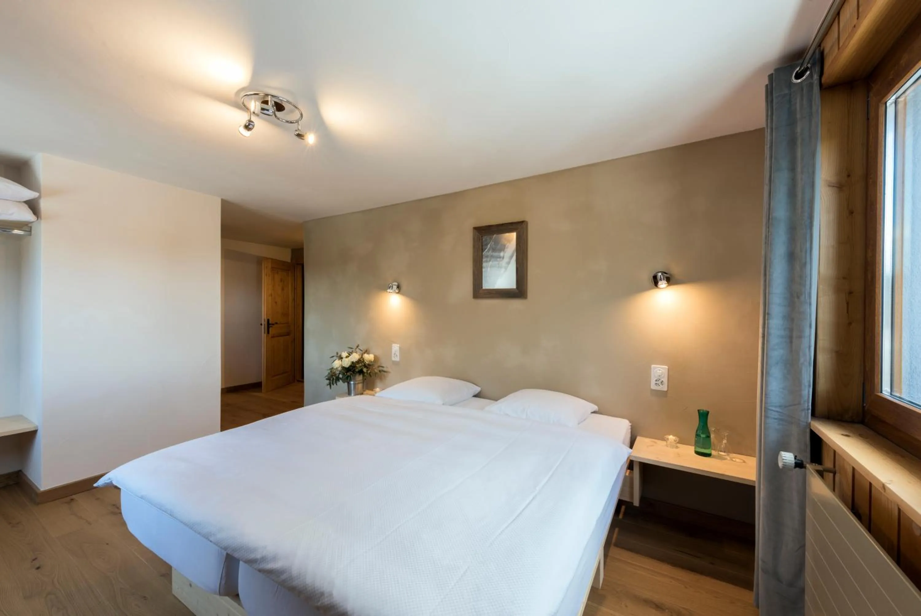 Bed in La Vallée Hôtel &Spa