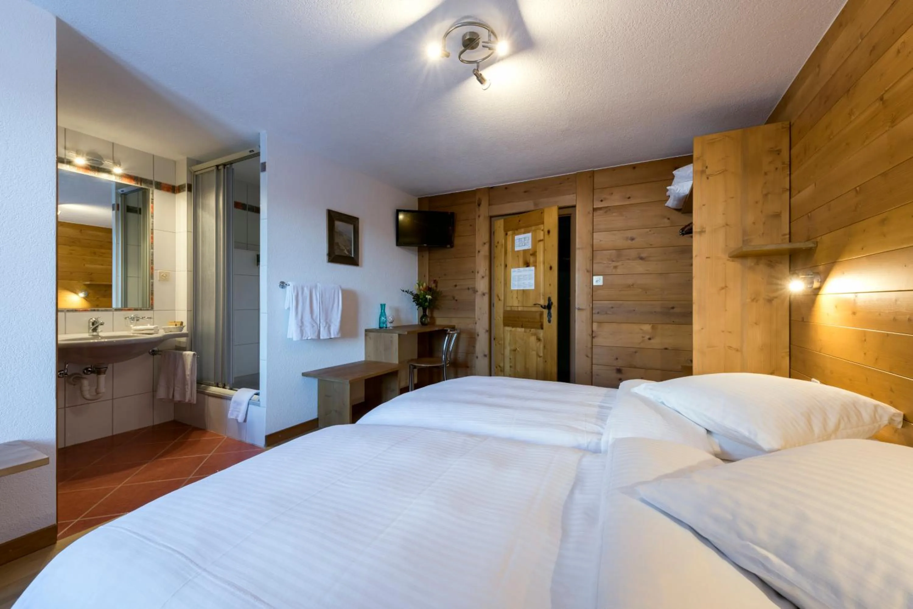 Bed in La Vallée Hôtel &Spa