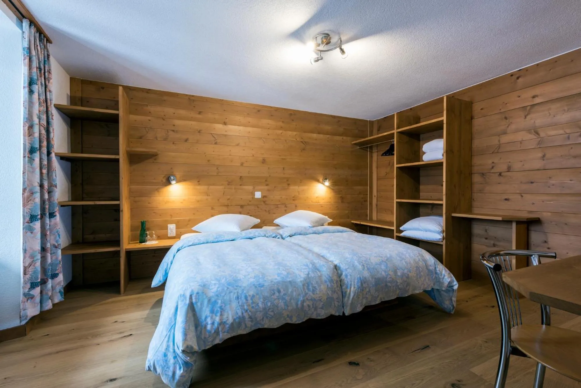 Bed in La Vallée Hôtel &Spa