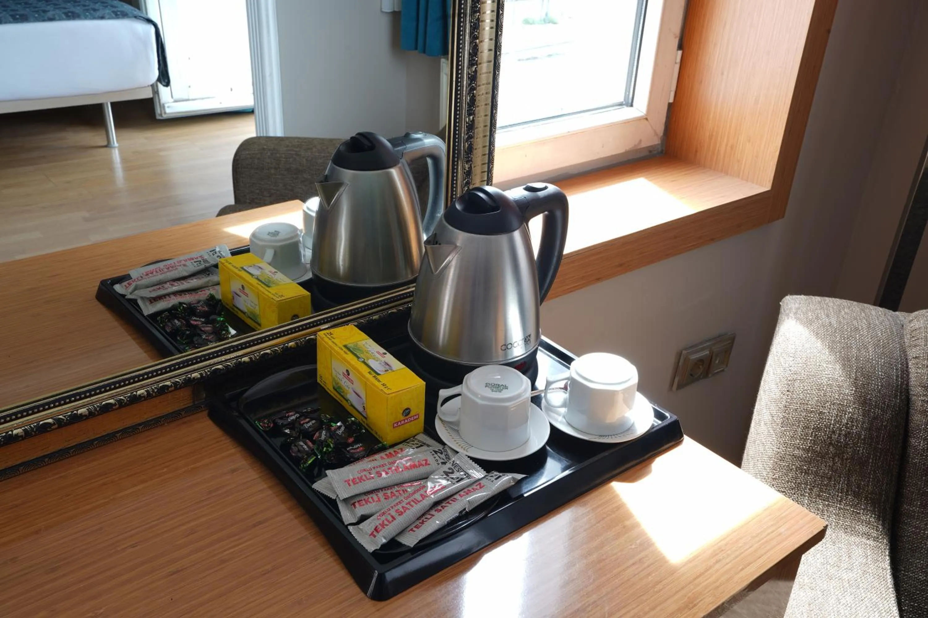 Coffee/tea facilities in İSTA Golden Palace Hotel