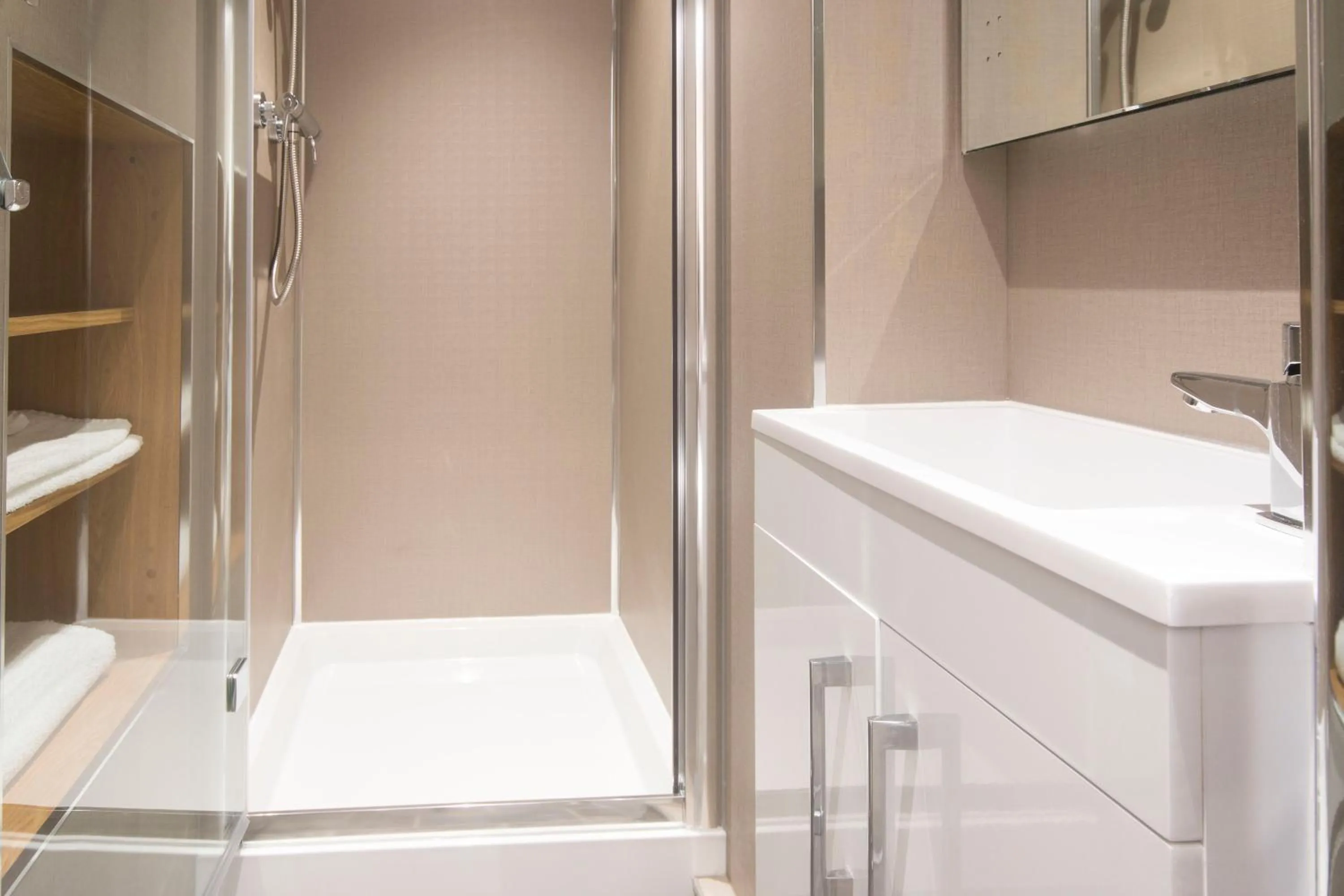 Bathroom in Stanley Lodge Farmhouse