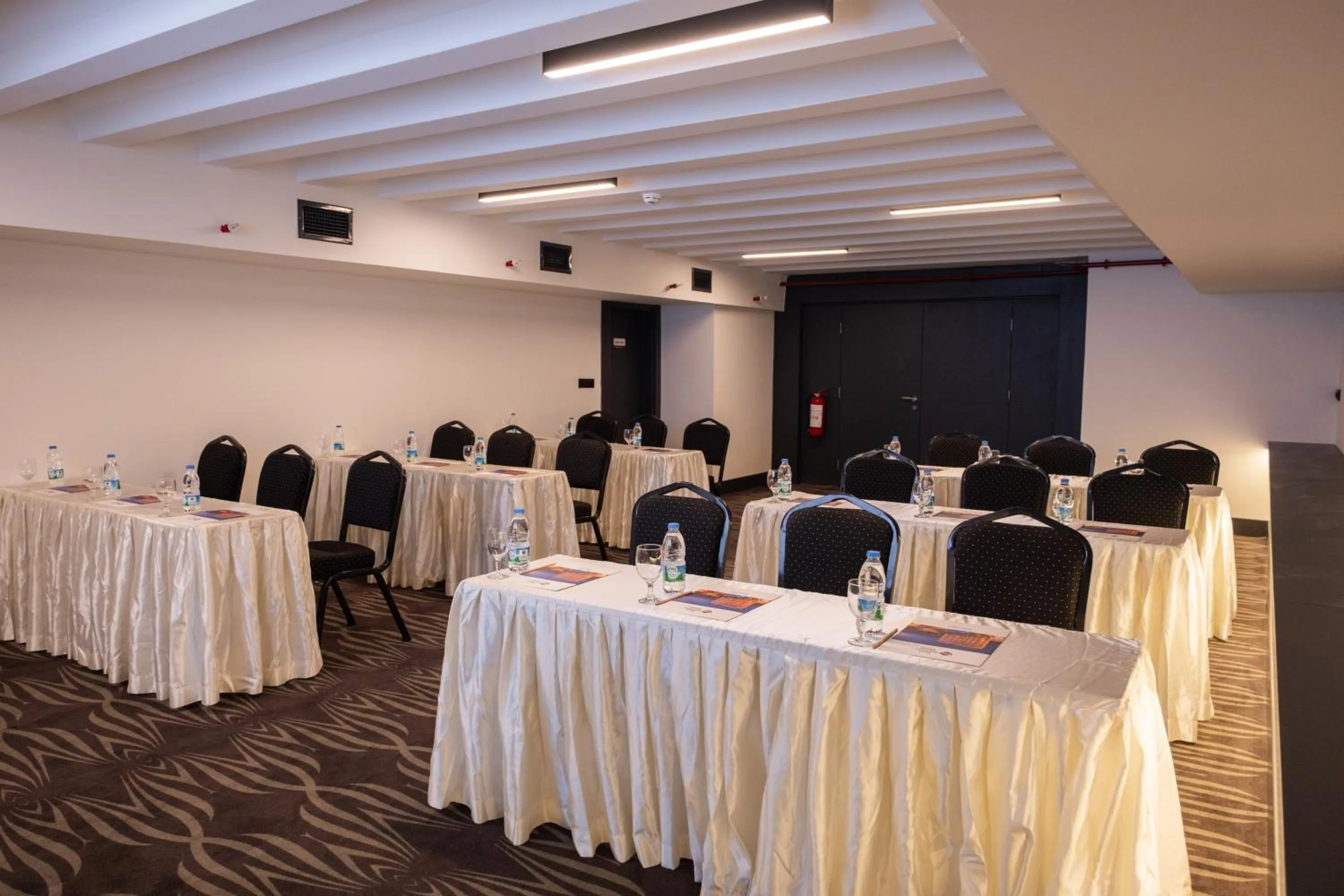 Meeting/conference room in Best Western Plus Khan Hotel