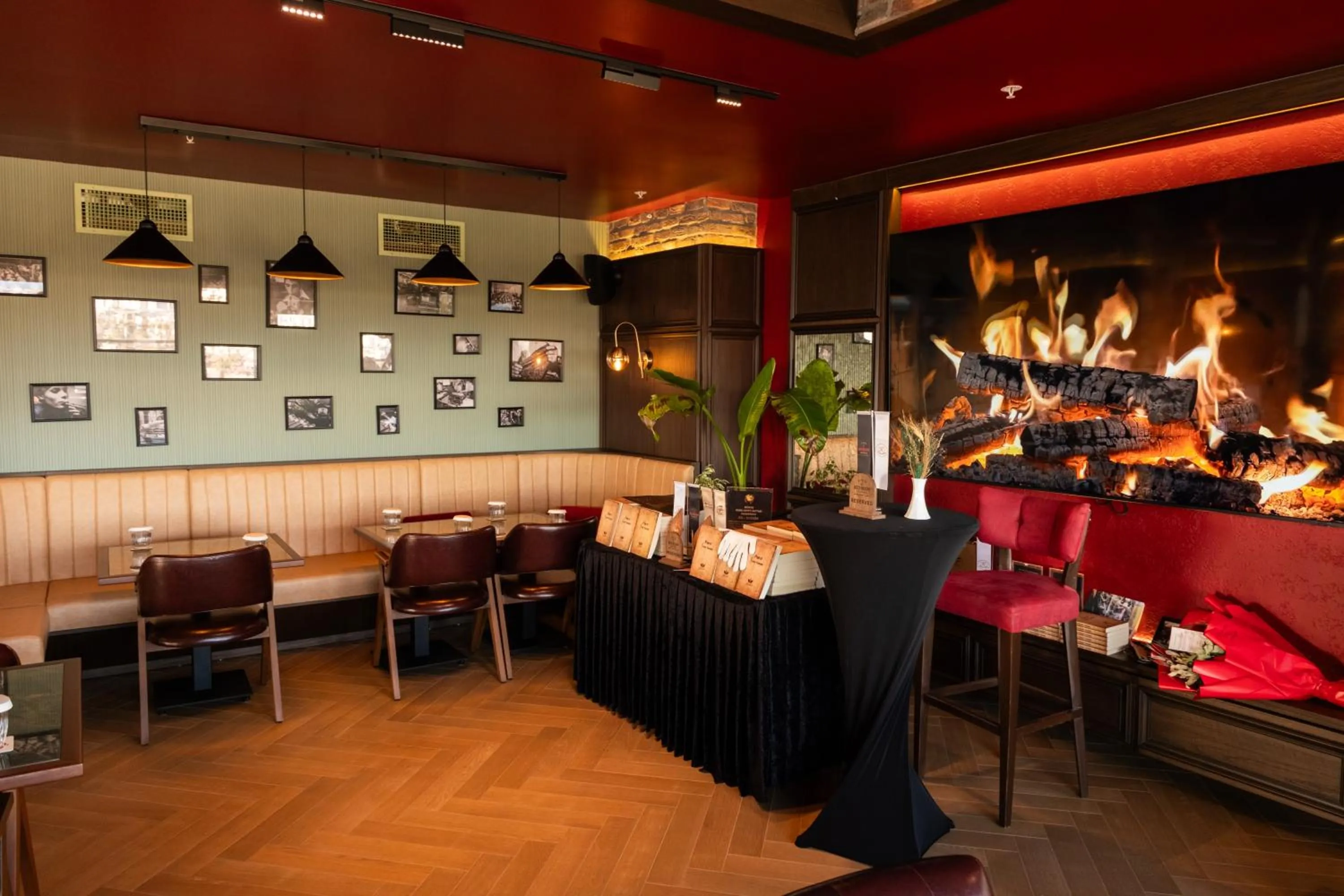 Lounge or bar in Best Western Plus Khan Hotel