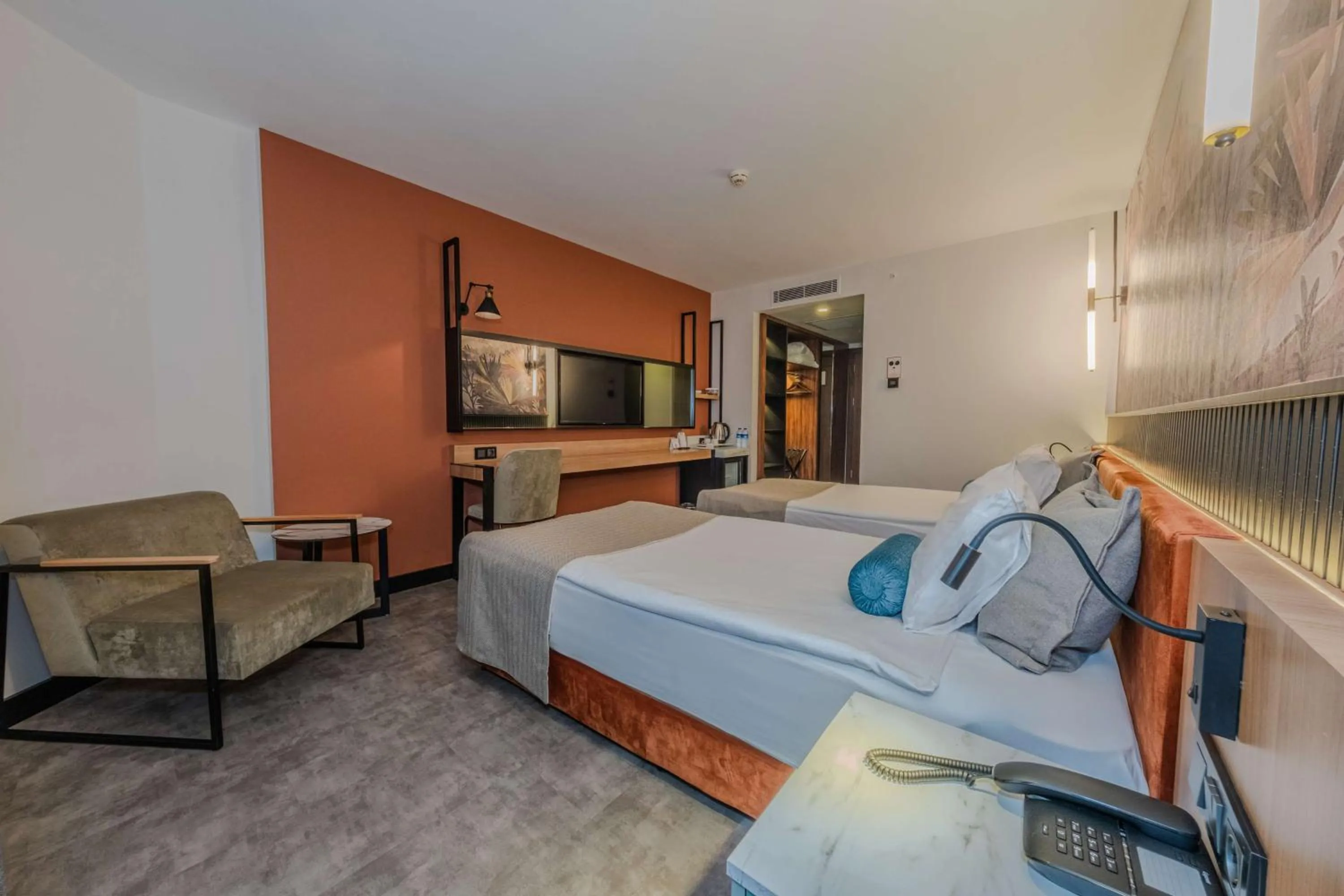 Bedroom, Bed in Best Western Plus Khan Hotel