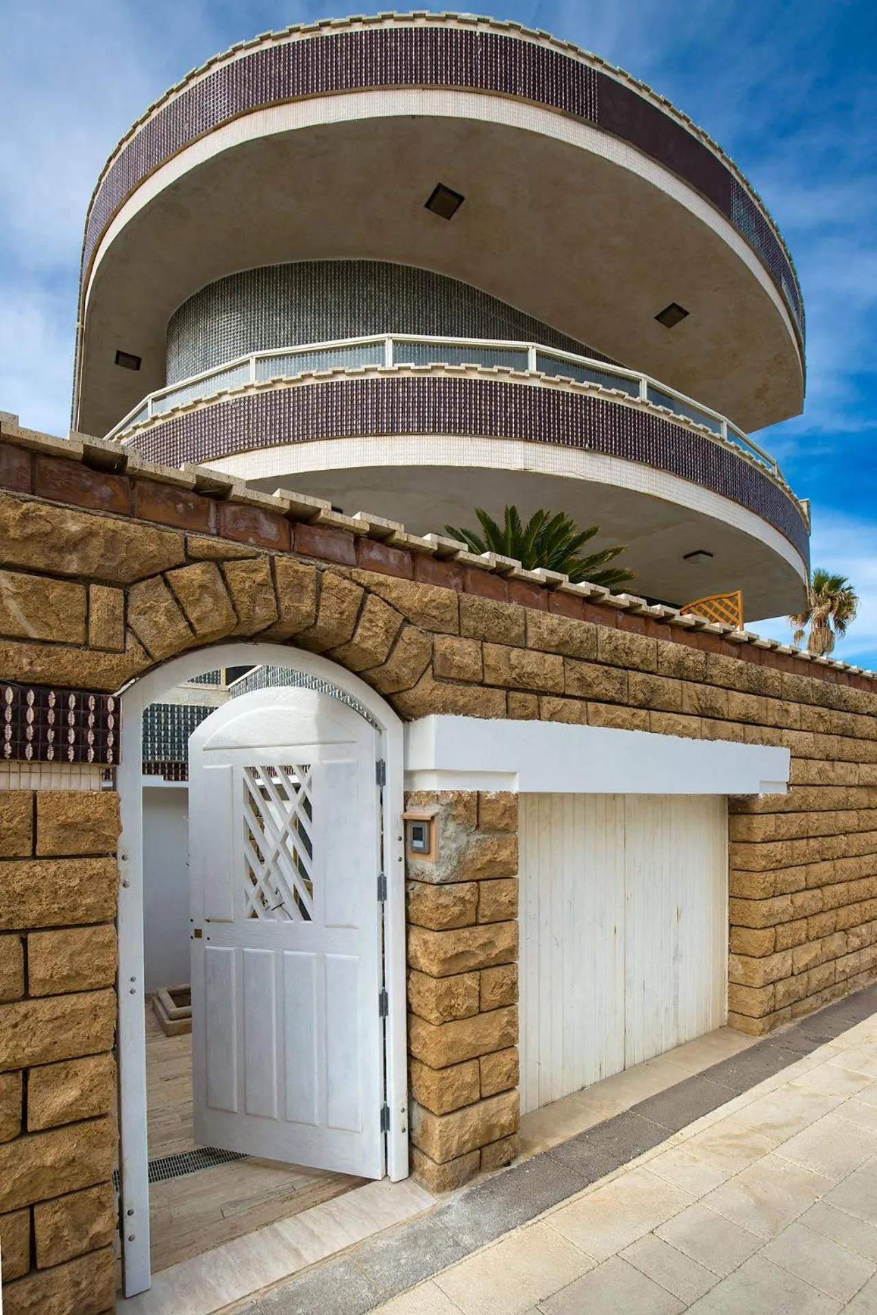 Facade/entrance in L'Onda