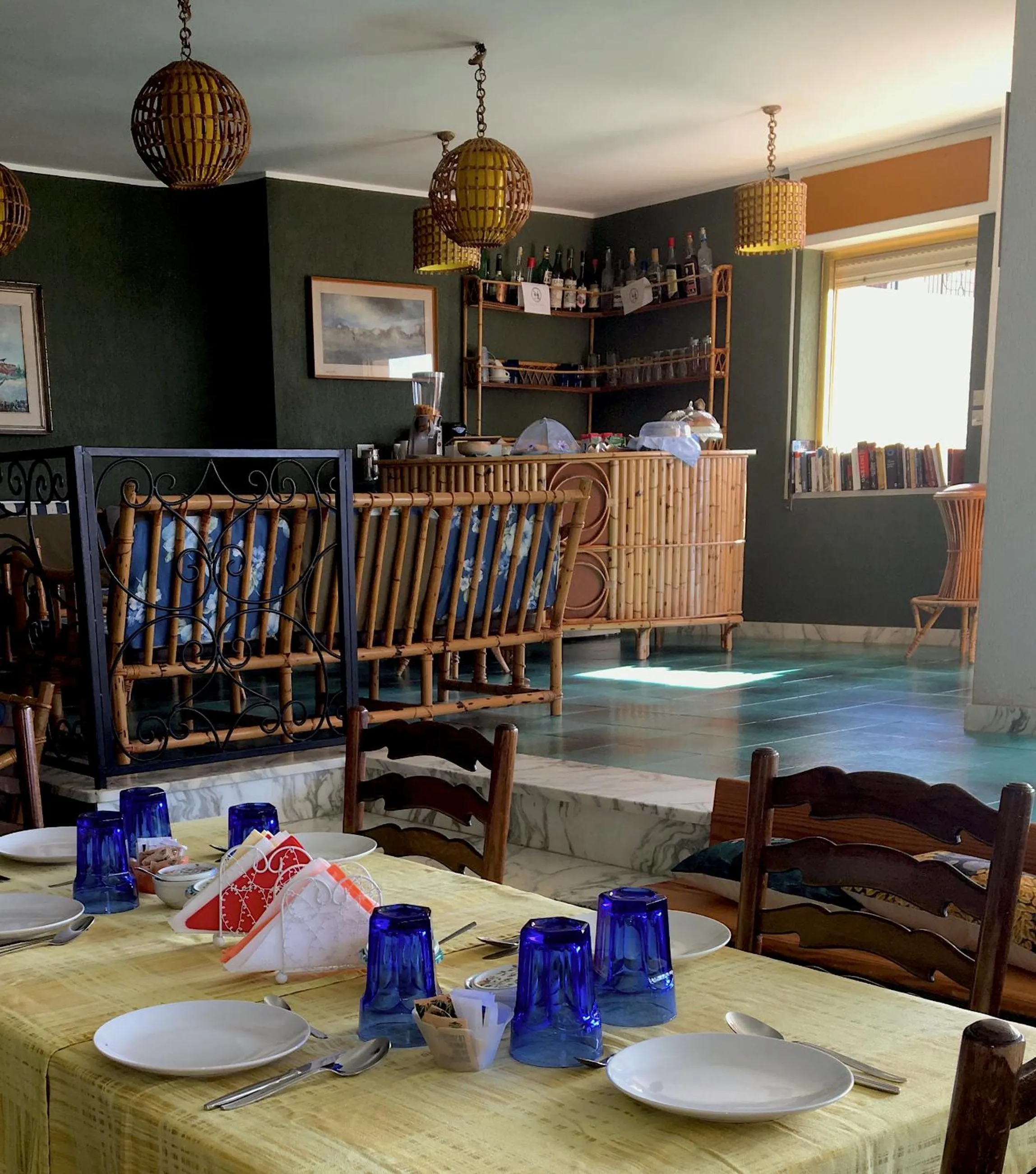 Continental breakfast in L'Onda