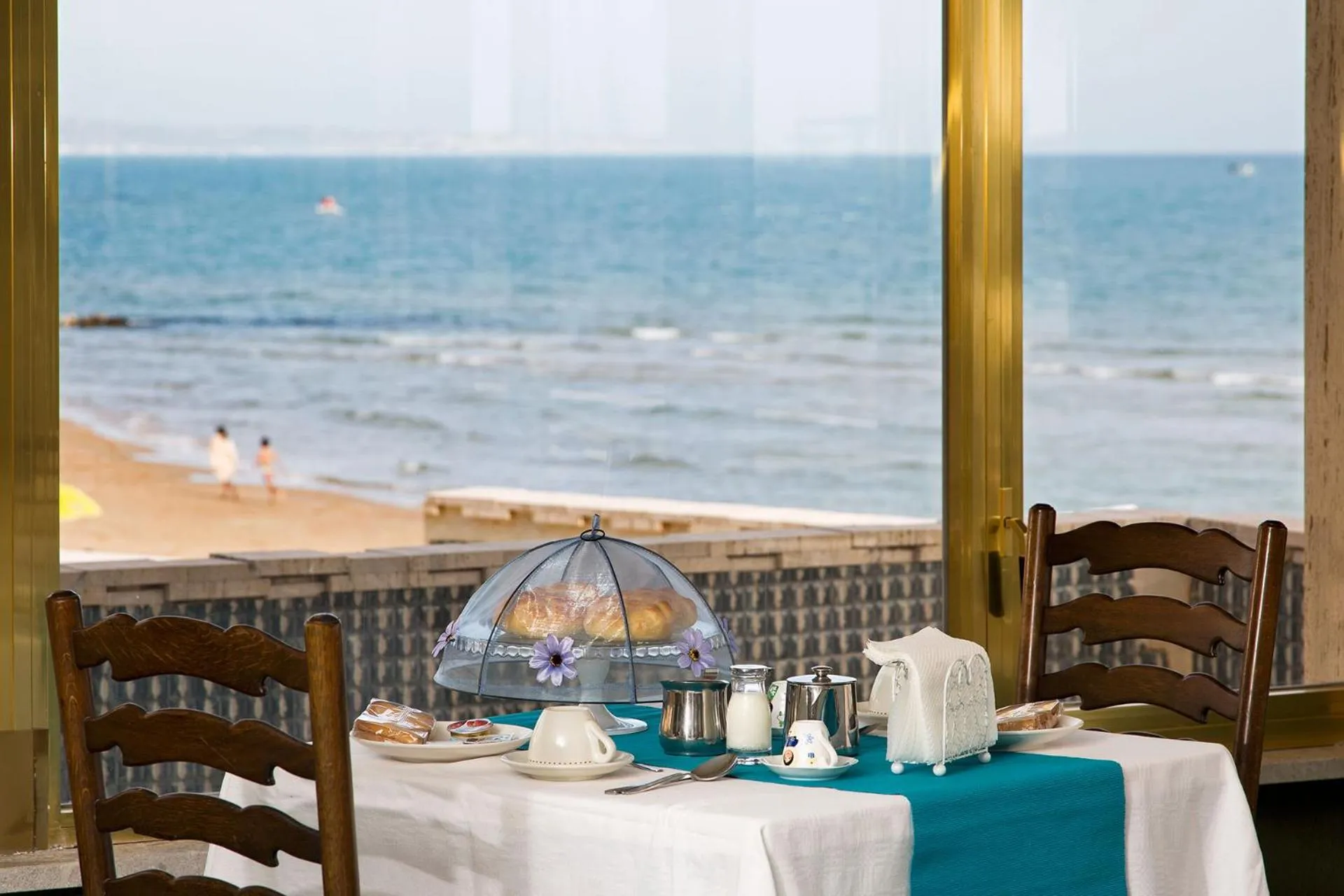 Restaurant/places to eat in L'Onda