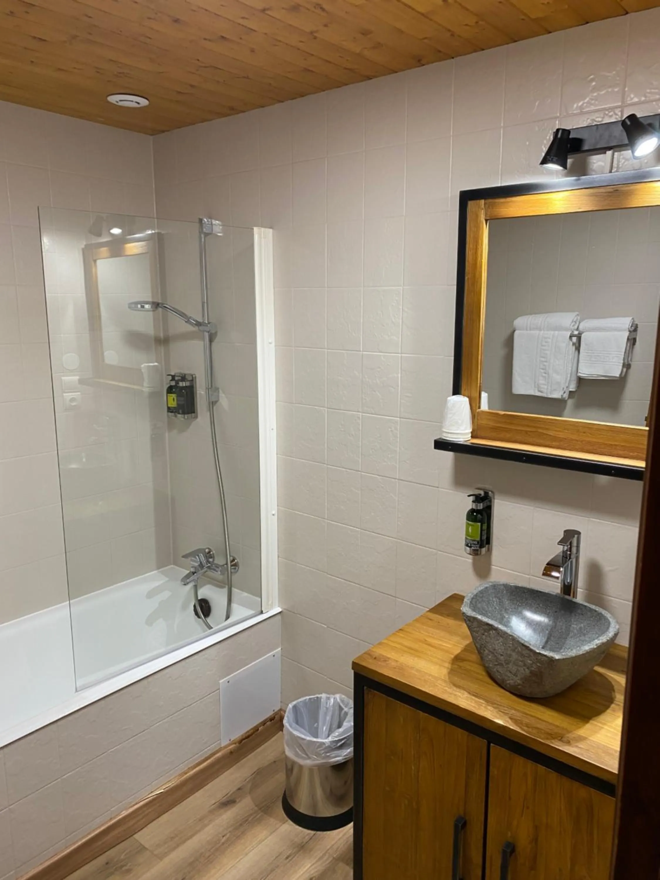 Bathroom in Auberge de Savoie