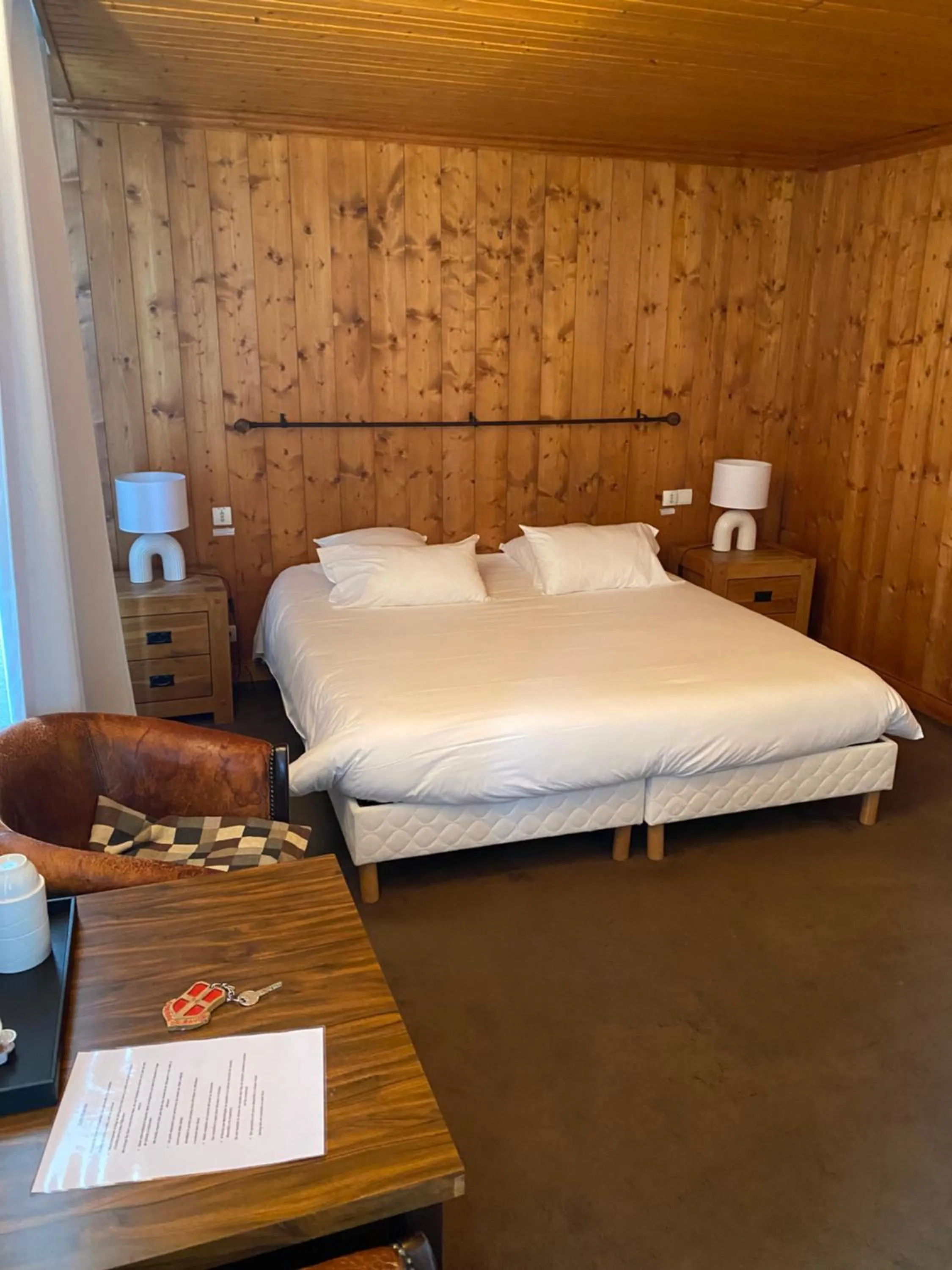 Bedroom, Bed in Auberge de Savoie