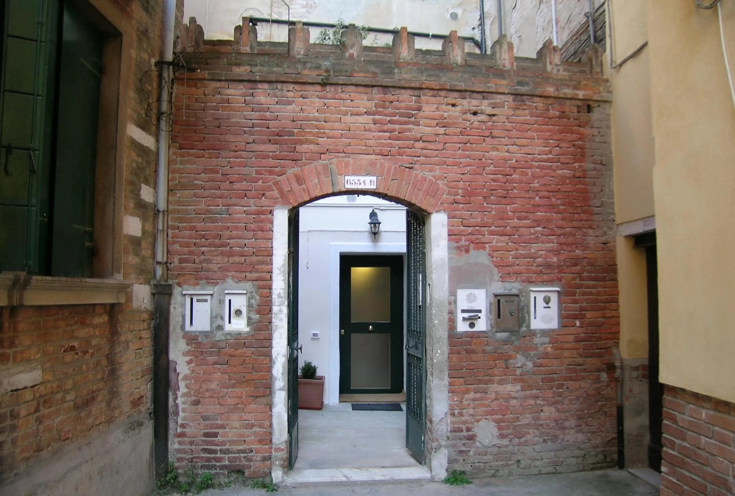 Facade/entrance in B&B Casa in Laguna