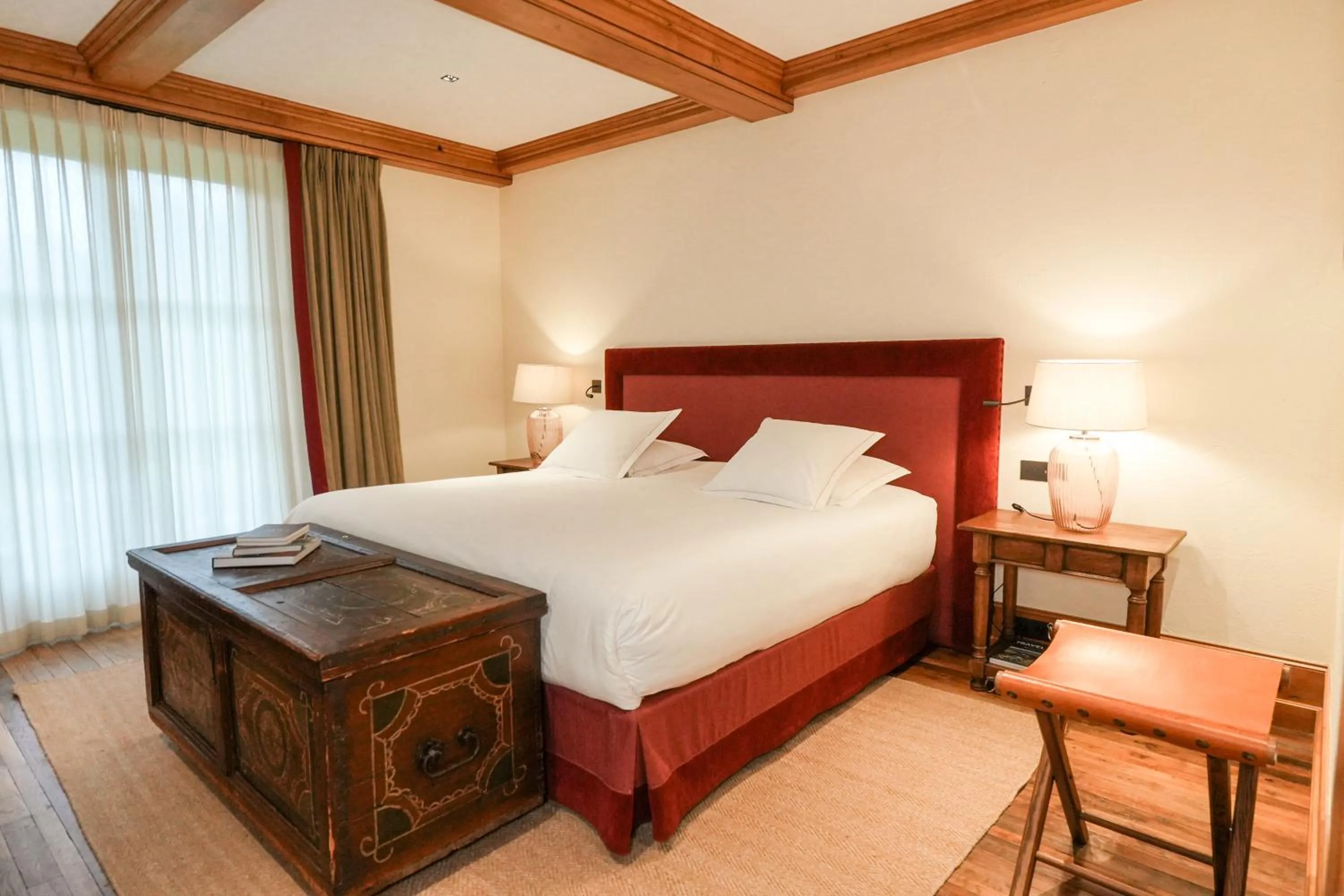 Bedroom, Bed in Hostellerie De Levernois