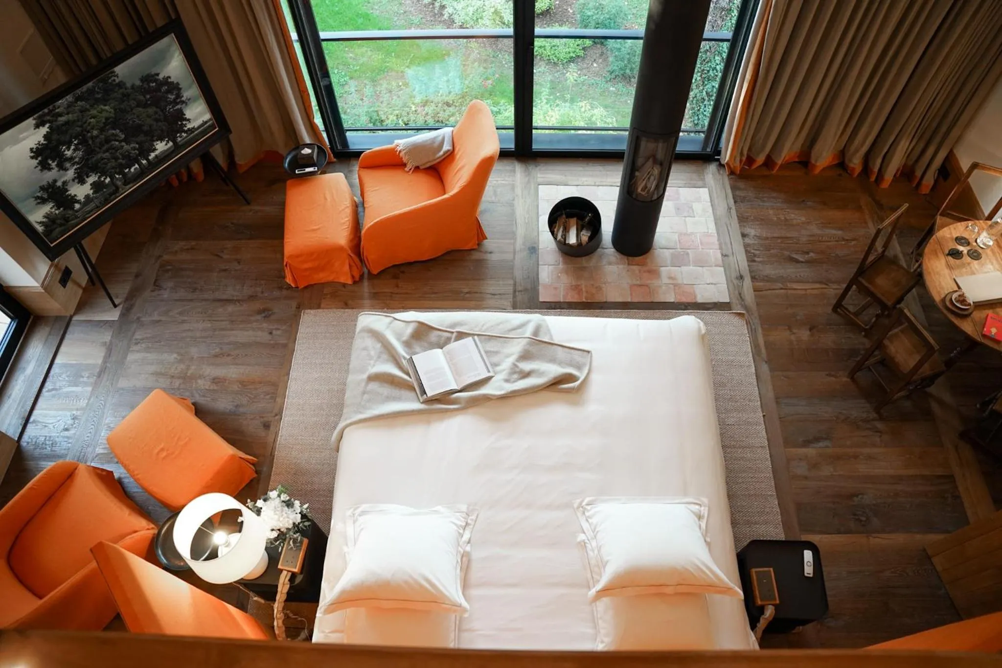 Bedroom in Hostellerie De Levernois