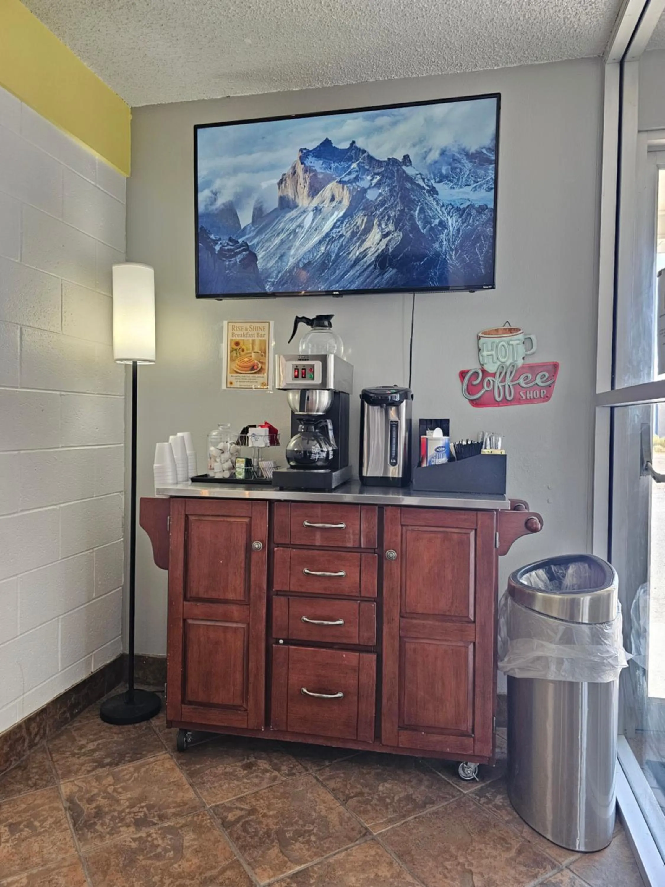 Lobby or reception in 1st Choice Inn of Rawlins